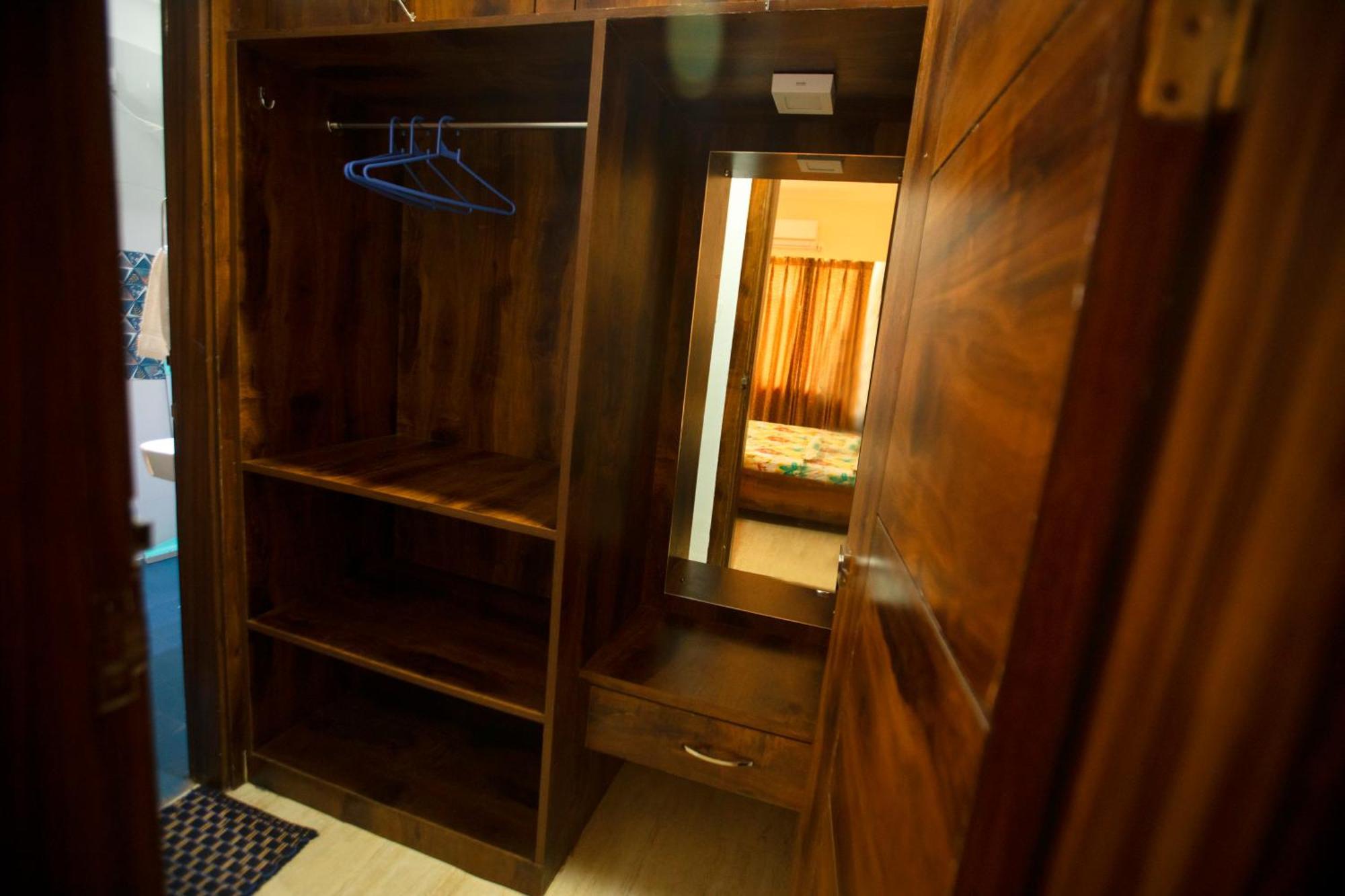 Apartment Yogvan Holidays 1bhk Tapovan *