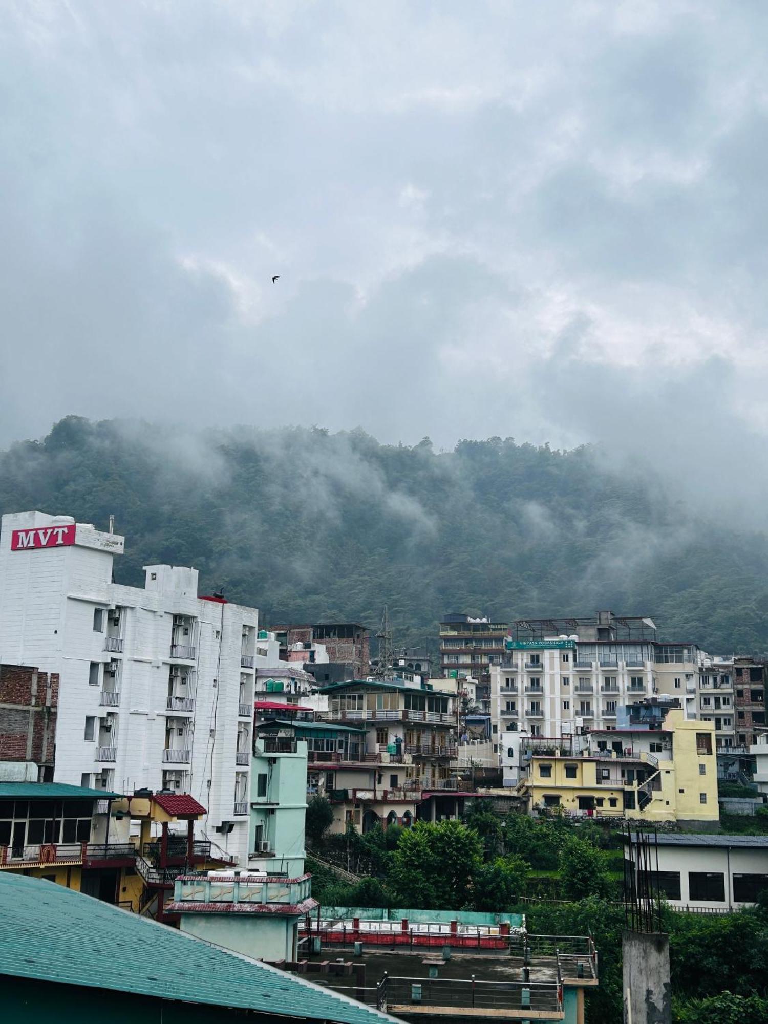 Hotstel Rishikesh,tapovan *
