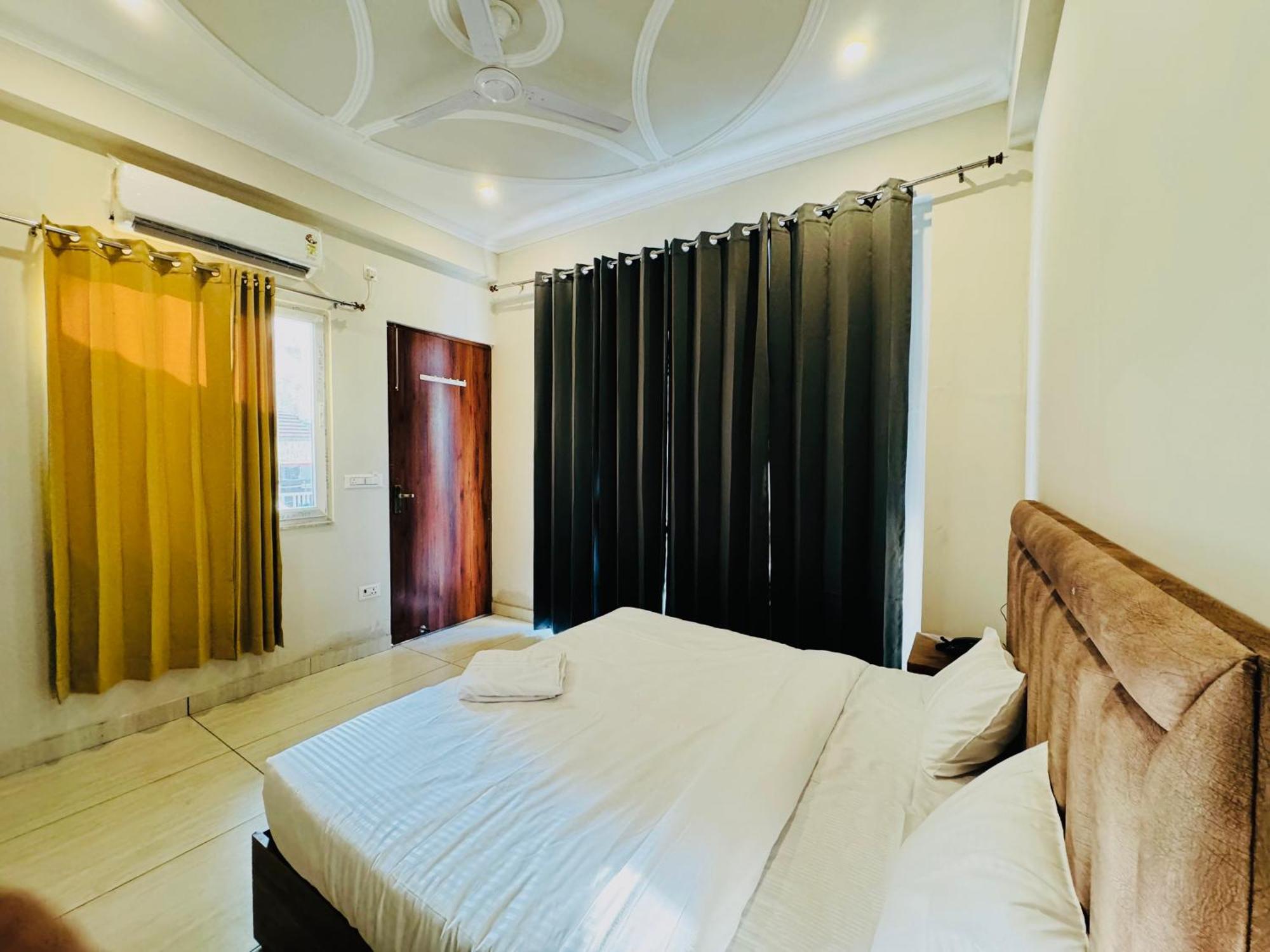 Hotstel Rishikesh,tapovan Hostel Rishikesh