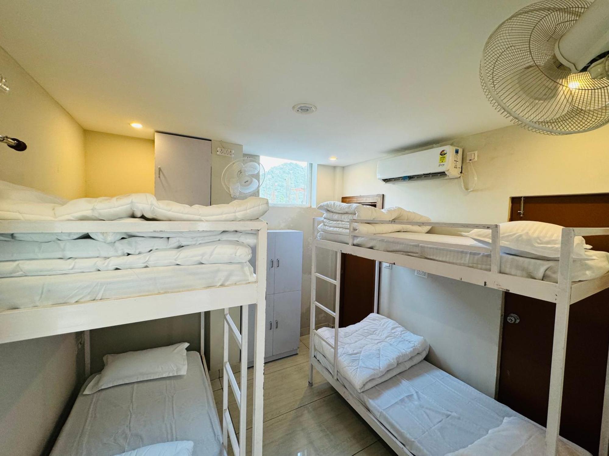 Hotstel Rishikesh,tapovan Hostel *