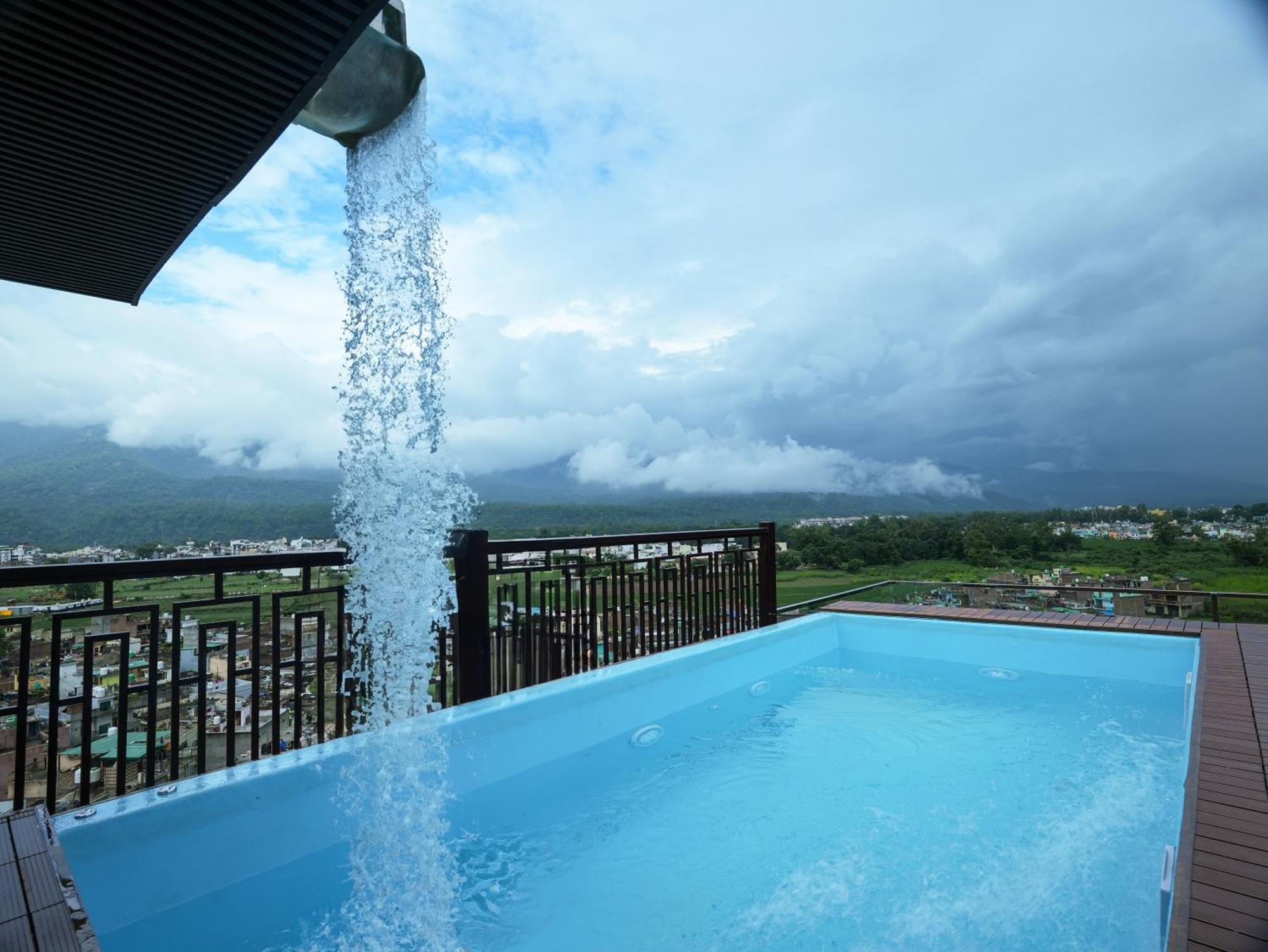 Celestia By Ganga Kripa Apartment *