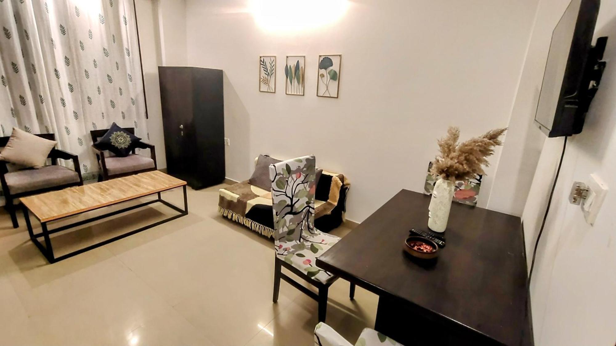 Ensquare - Aesthetic 2 Bedroom, 1 Living With Kitchen Near Top Location Laxman Jhula Holiday home *
