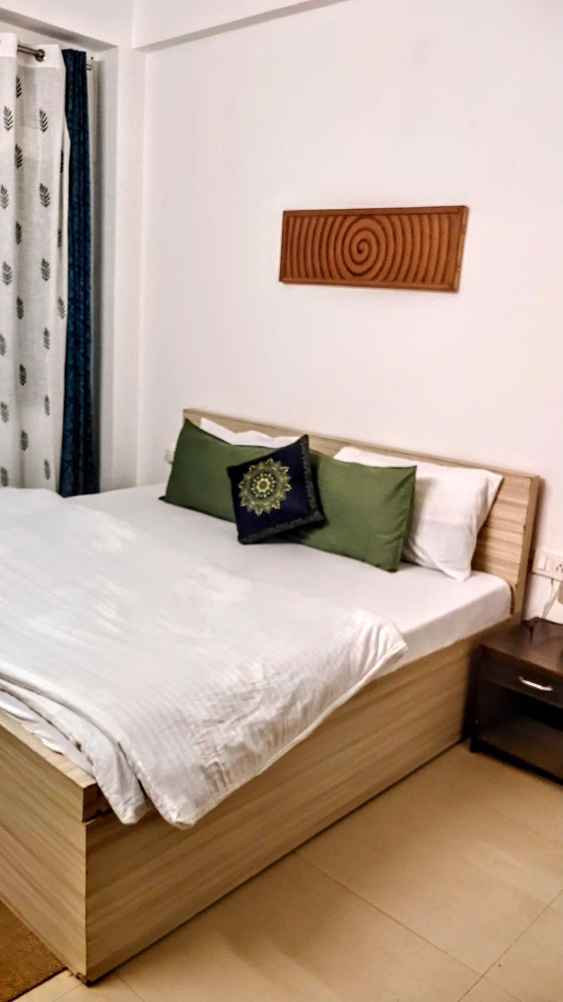 Ensquare - Aesthetic 2 Bedroom, 1 Living With Kitchen Near Top Location Laxman Jhula * Rishikesh