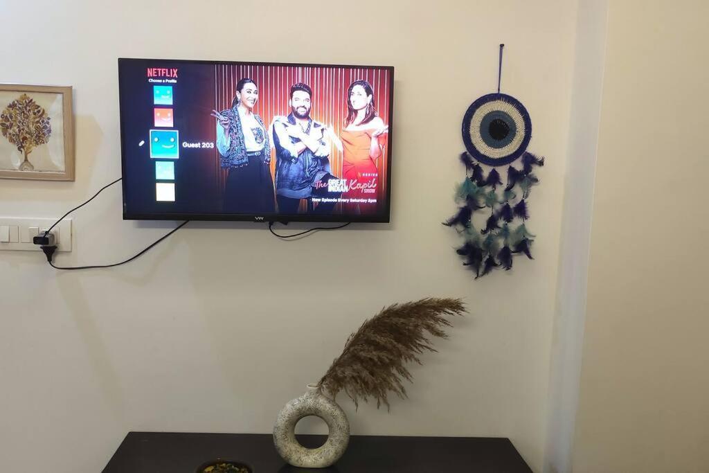Holiday home Ensquare - Aesthetic 2 Bedroom, 1 Living With Kitchen Near Top Location Laxman Jhula *