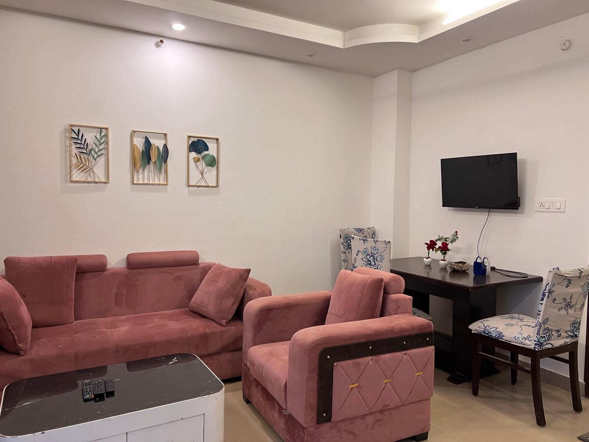 Holiday home Ensquare - Aesthetic 2 Bedroom, 1 Living With Kitchen Near Top Location Laxman Jhula Rishikesh