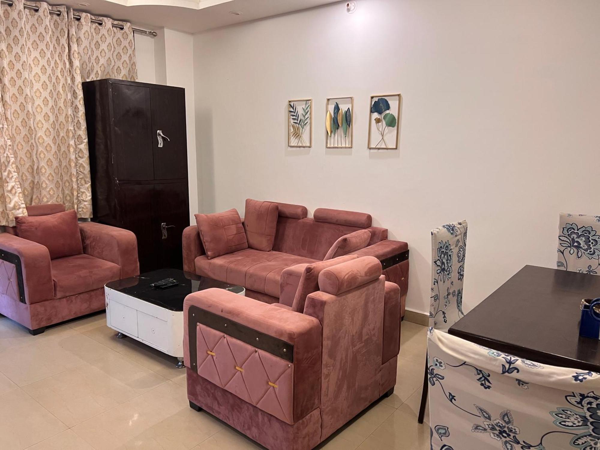Ensquare - Aesthetic 2 Bedroom, 1 Living With Kitchen Near Top Location Laxman Jhula * Rishikesh