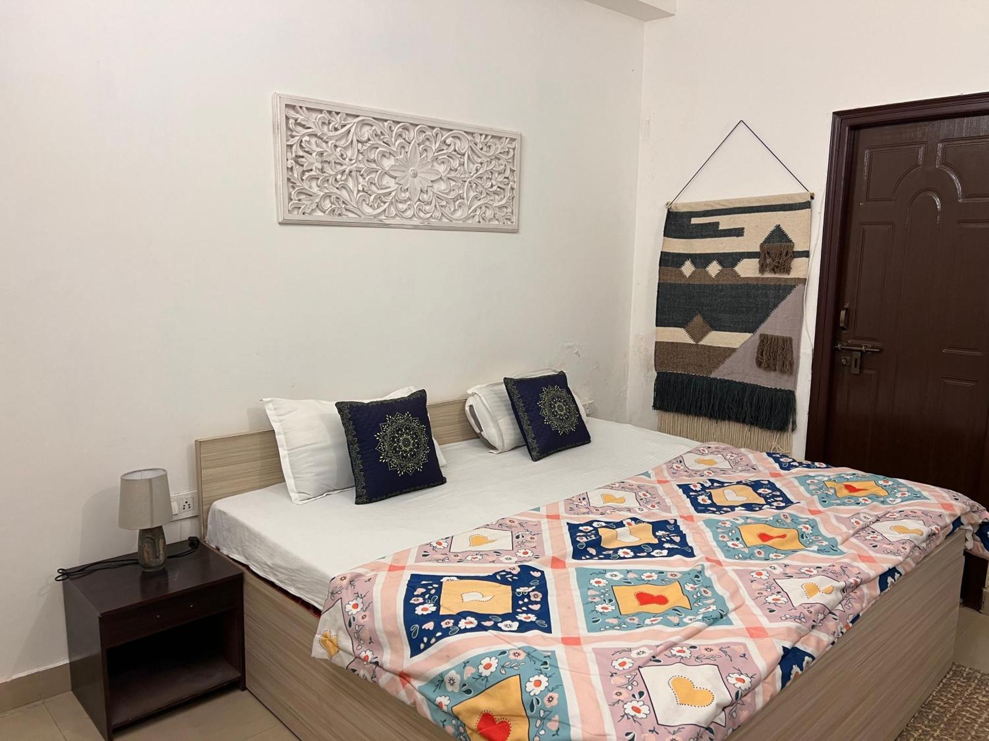 Ensquare - Aesthetic 2 Bedroom, 1 Living With Kitchen Near Top Location Laxman Jhula Holiday home