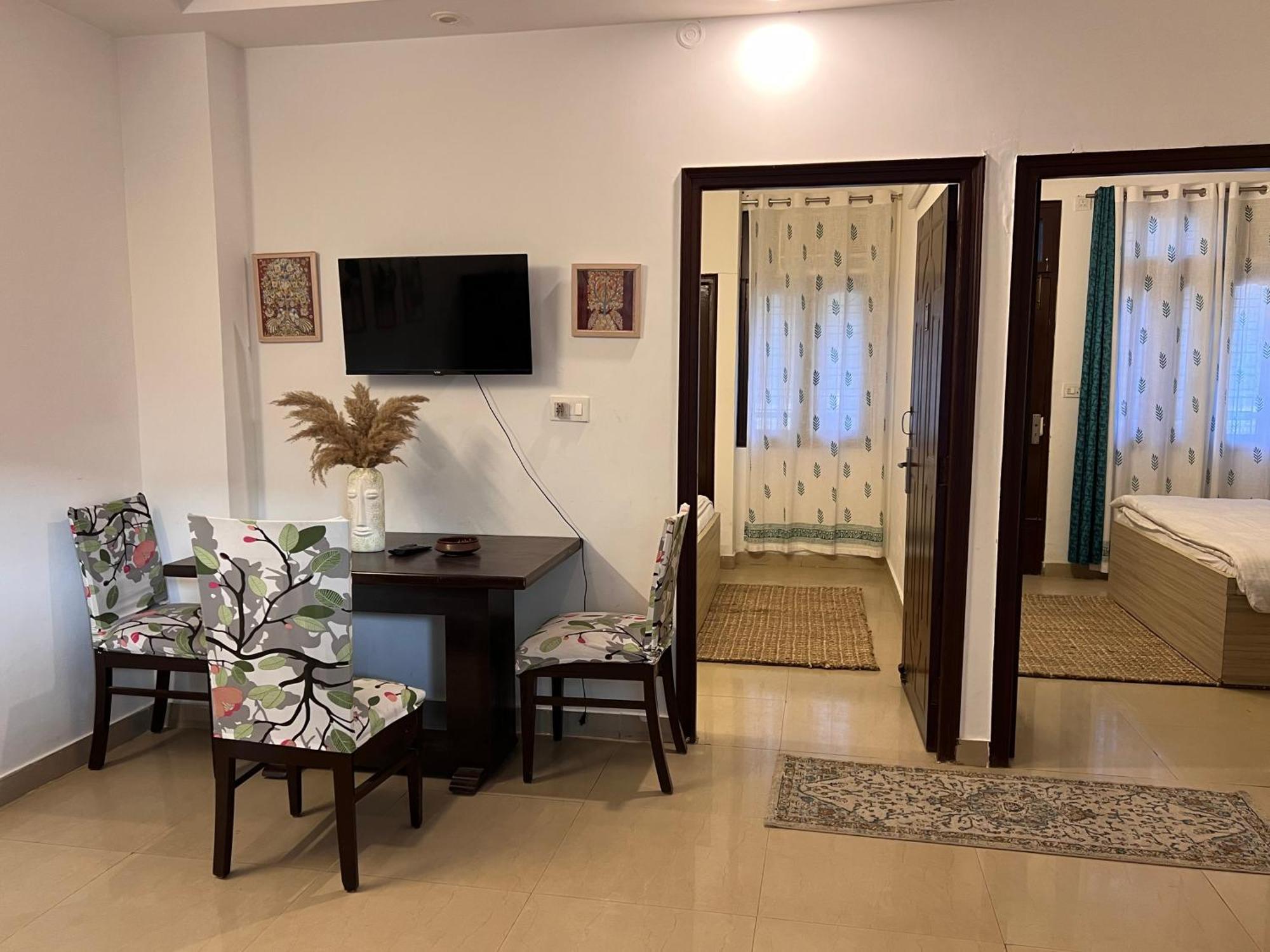 Holiday home Ensquare - Aesthetic 2 Bedroom, 1 Living With Kitchen Near Top Location Laxman Jhula
