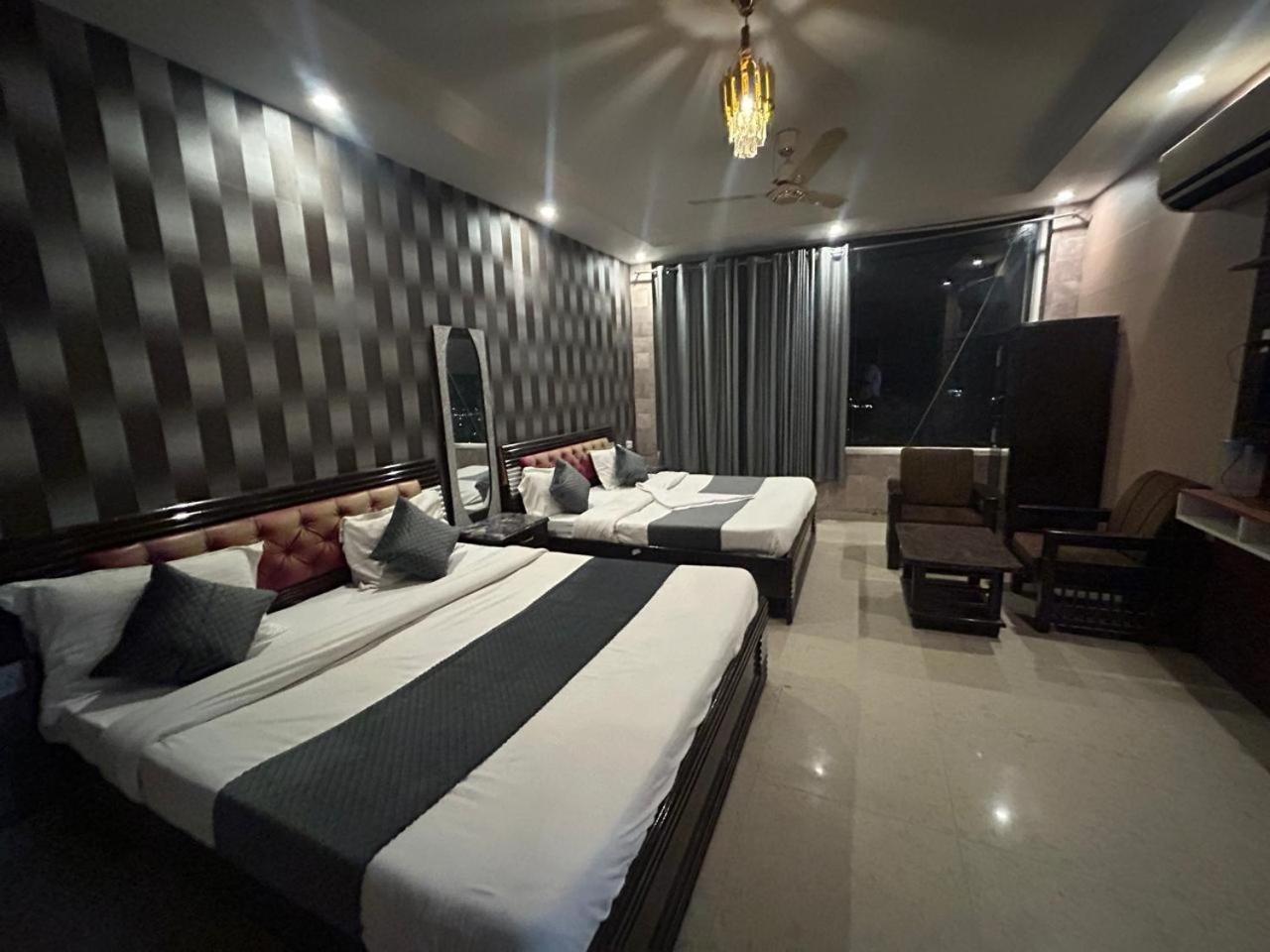 Hotel Dev Ganga 4*