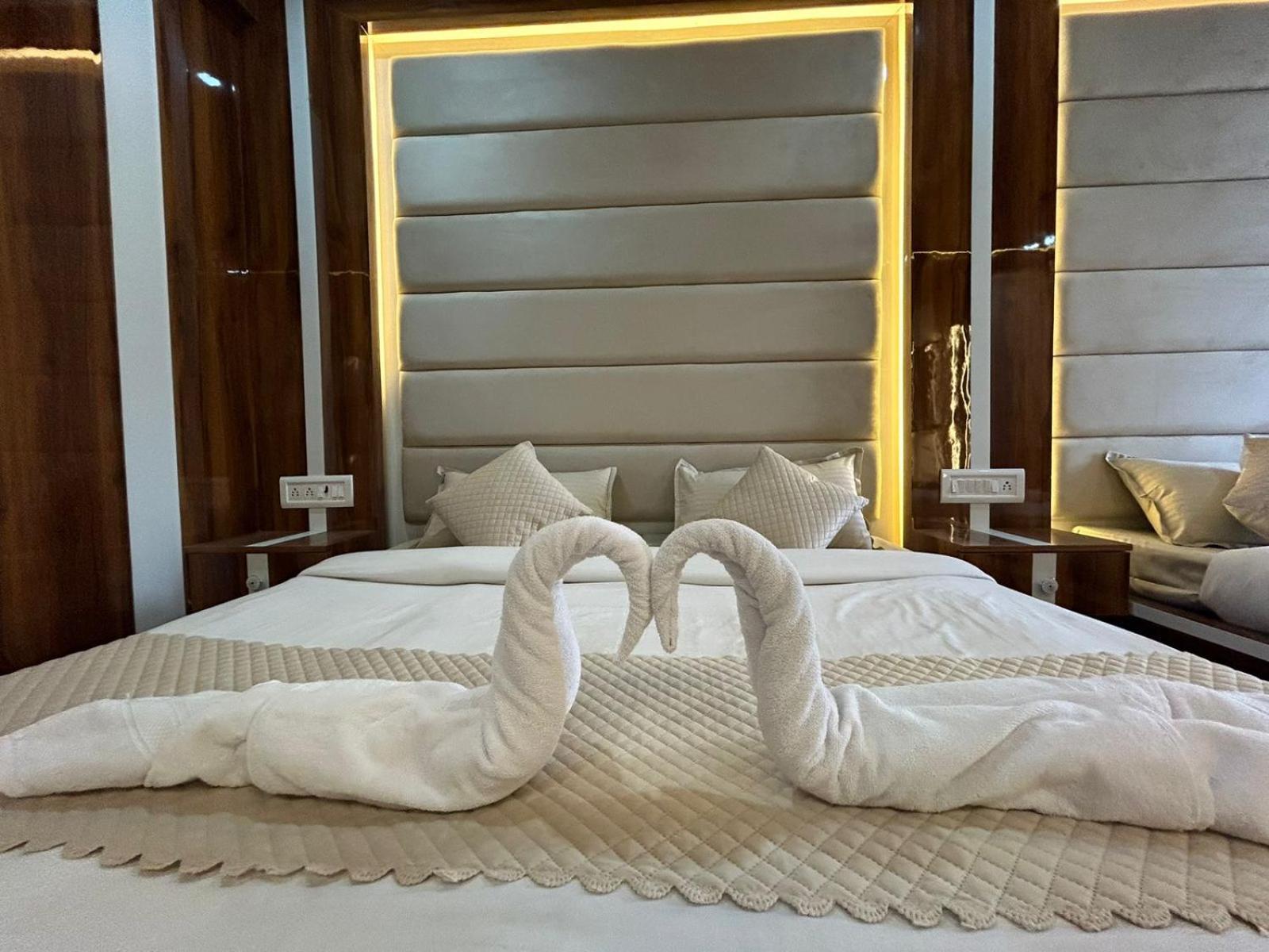 Hotel Dev Ganga 4*