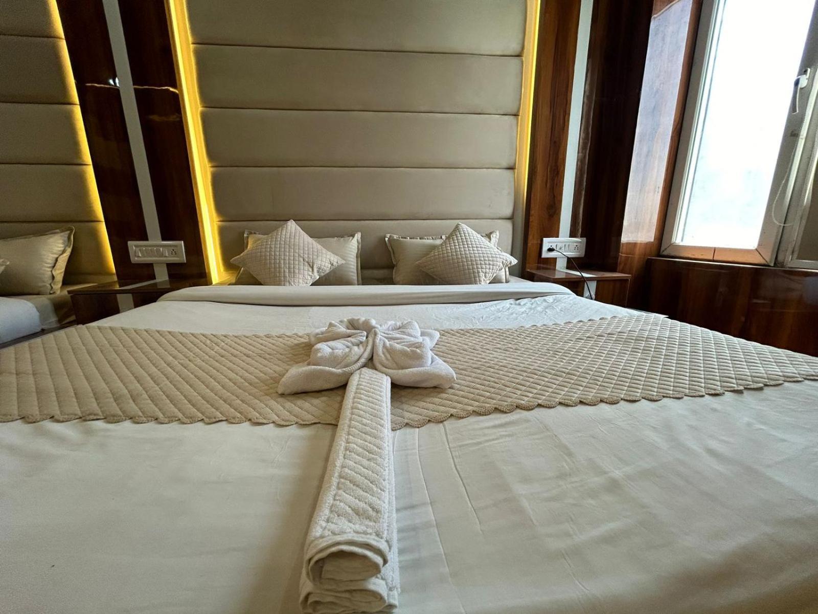Dev Ganga Hotel Rishikesh