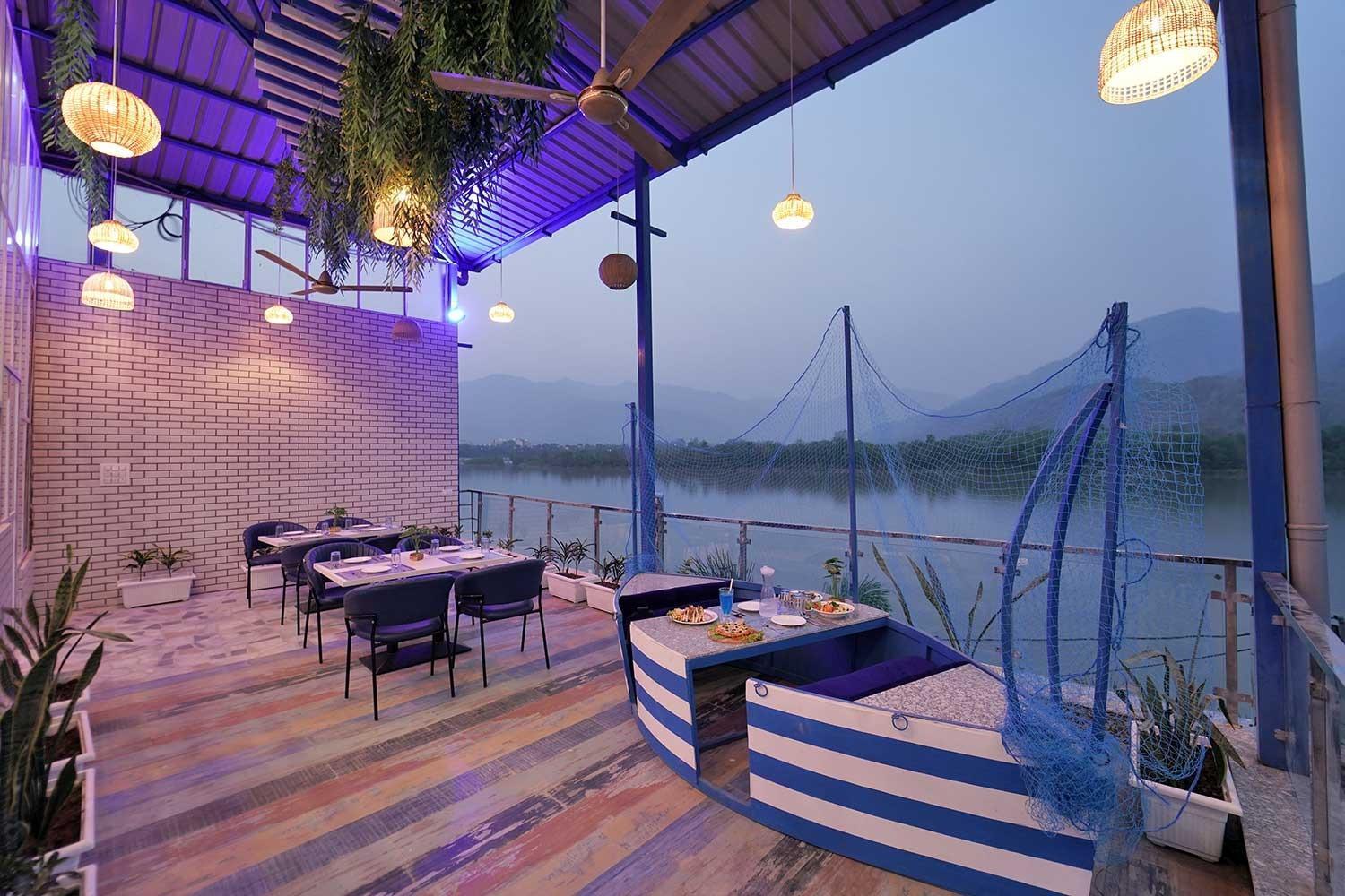 Hotel The Neeraj Ganga