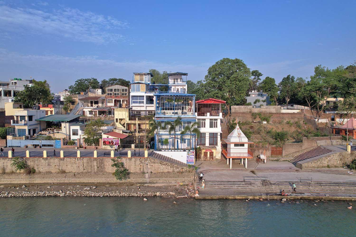 The Neeraj Ganga Hotel 4*