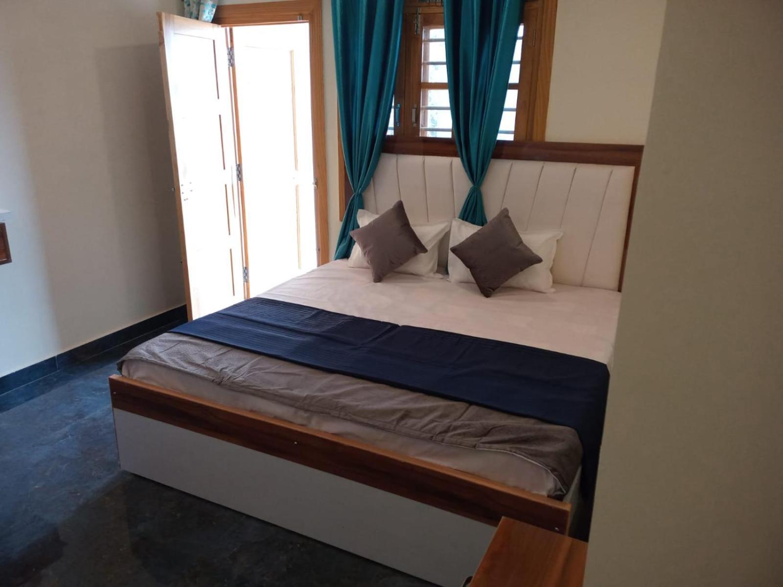 Hostel Jaiswal Rishikesh