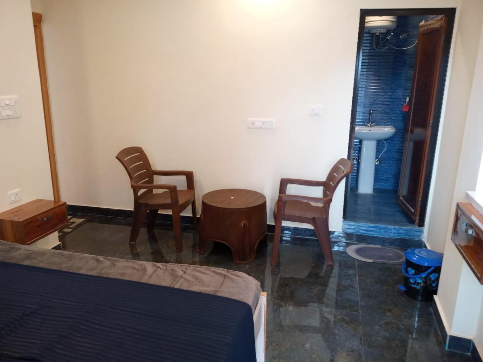 Jaiswal Hostel *