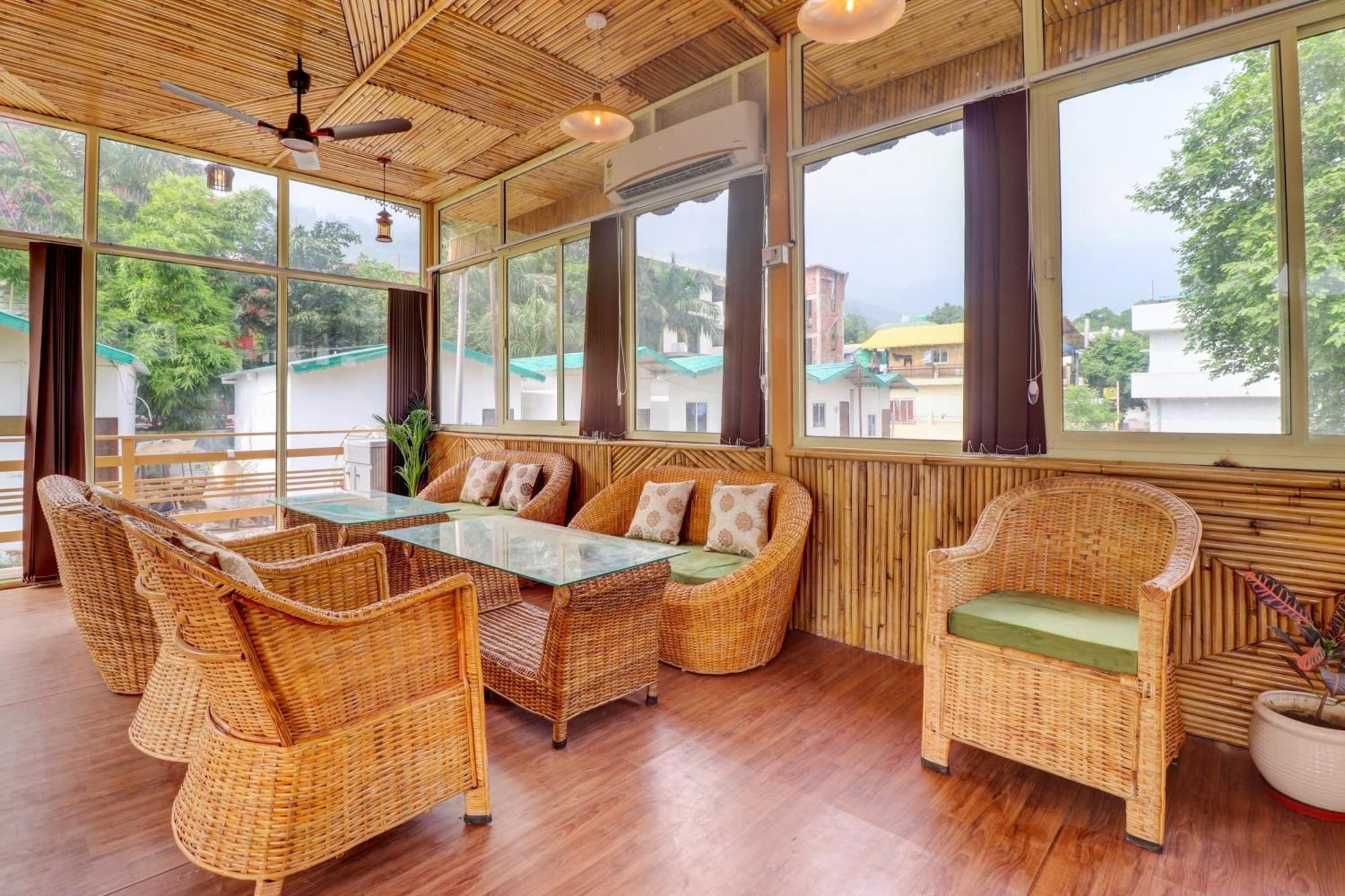 O Tapovan Rise And Cafe Hotel