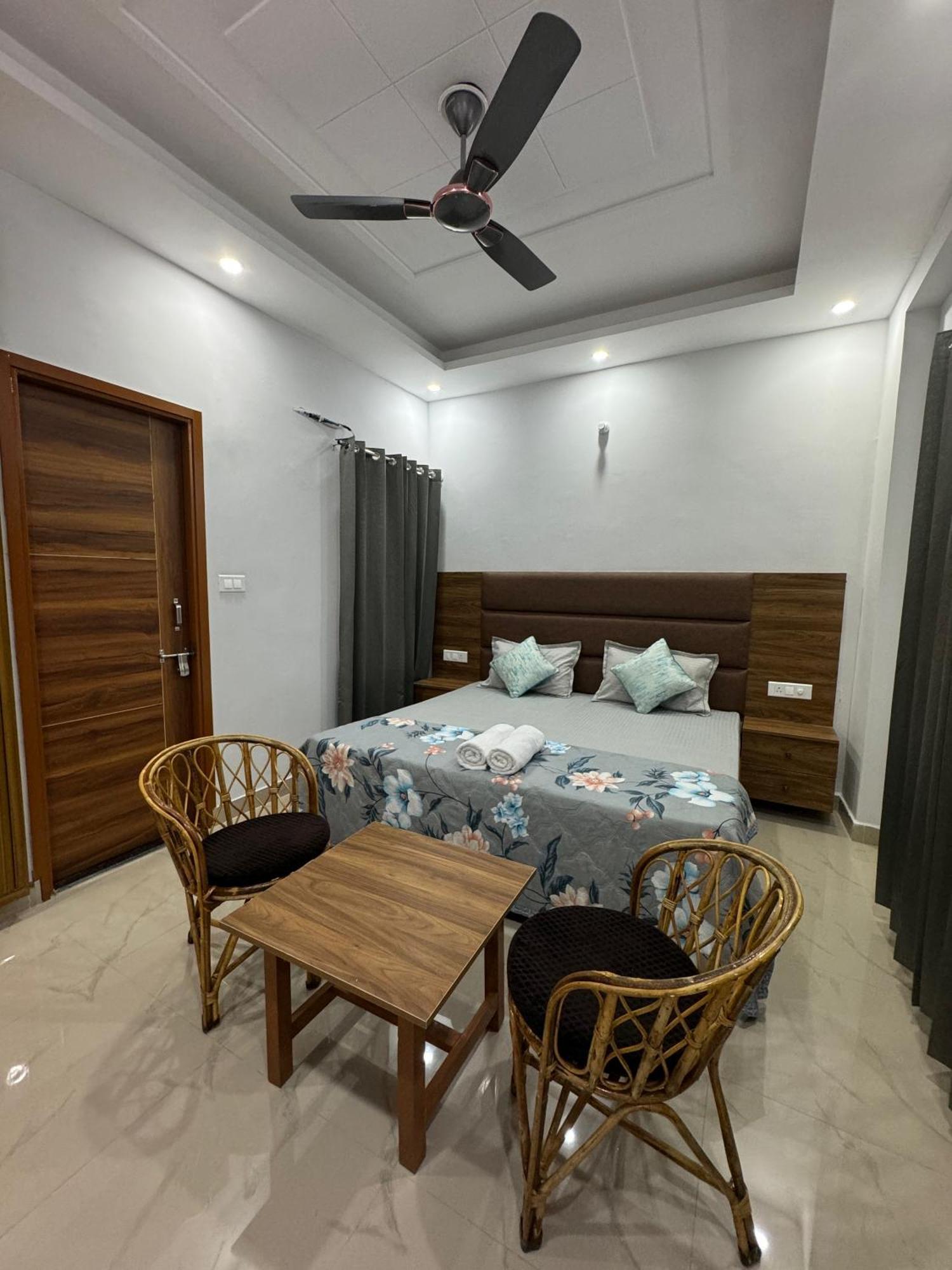 Yog Vriksh Hotel