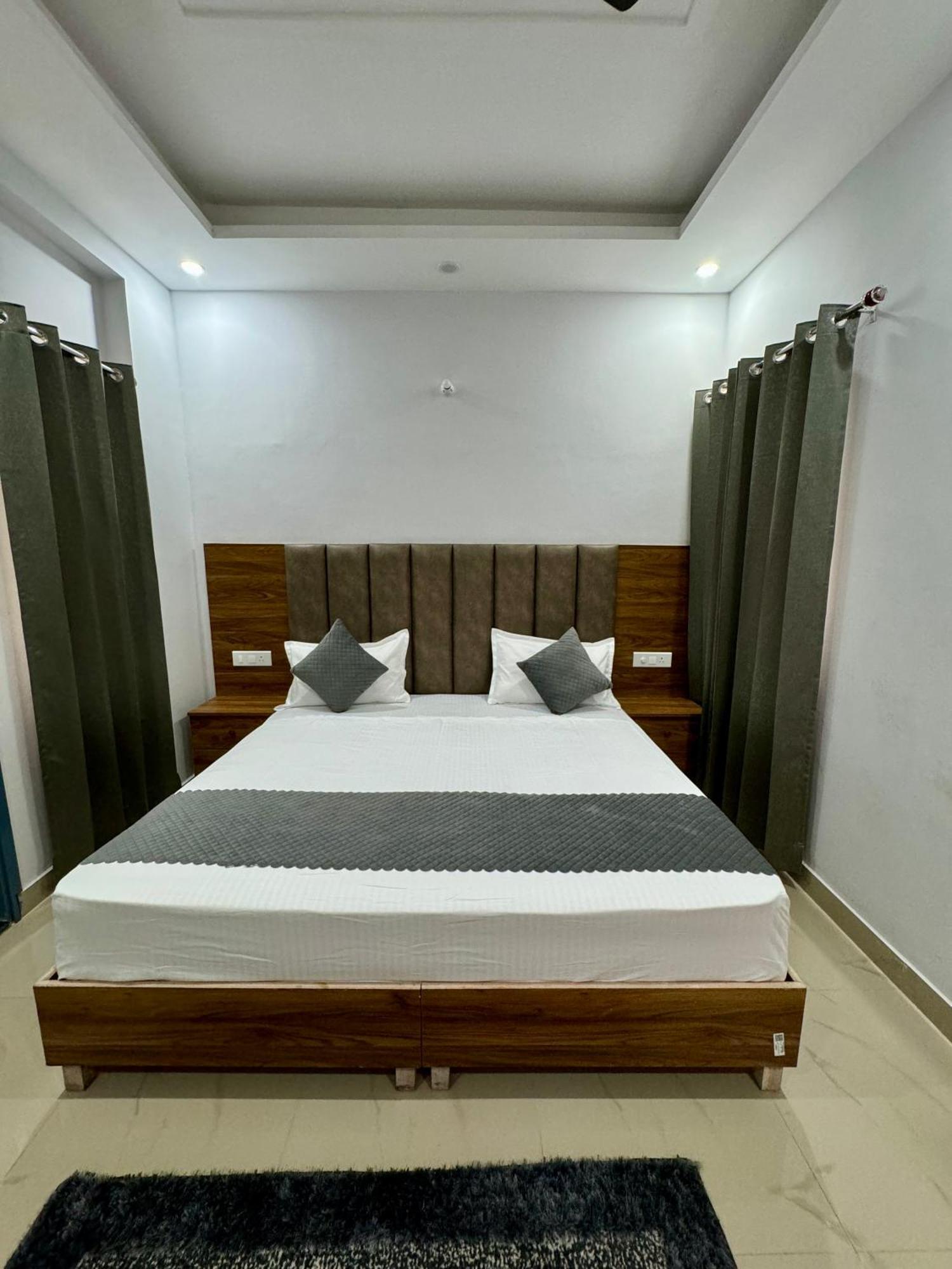 Hotel Yog Vriksh