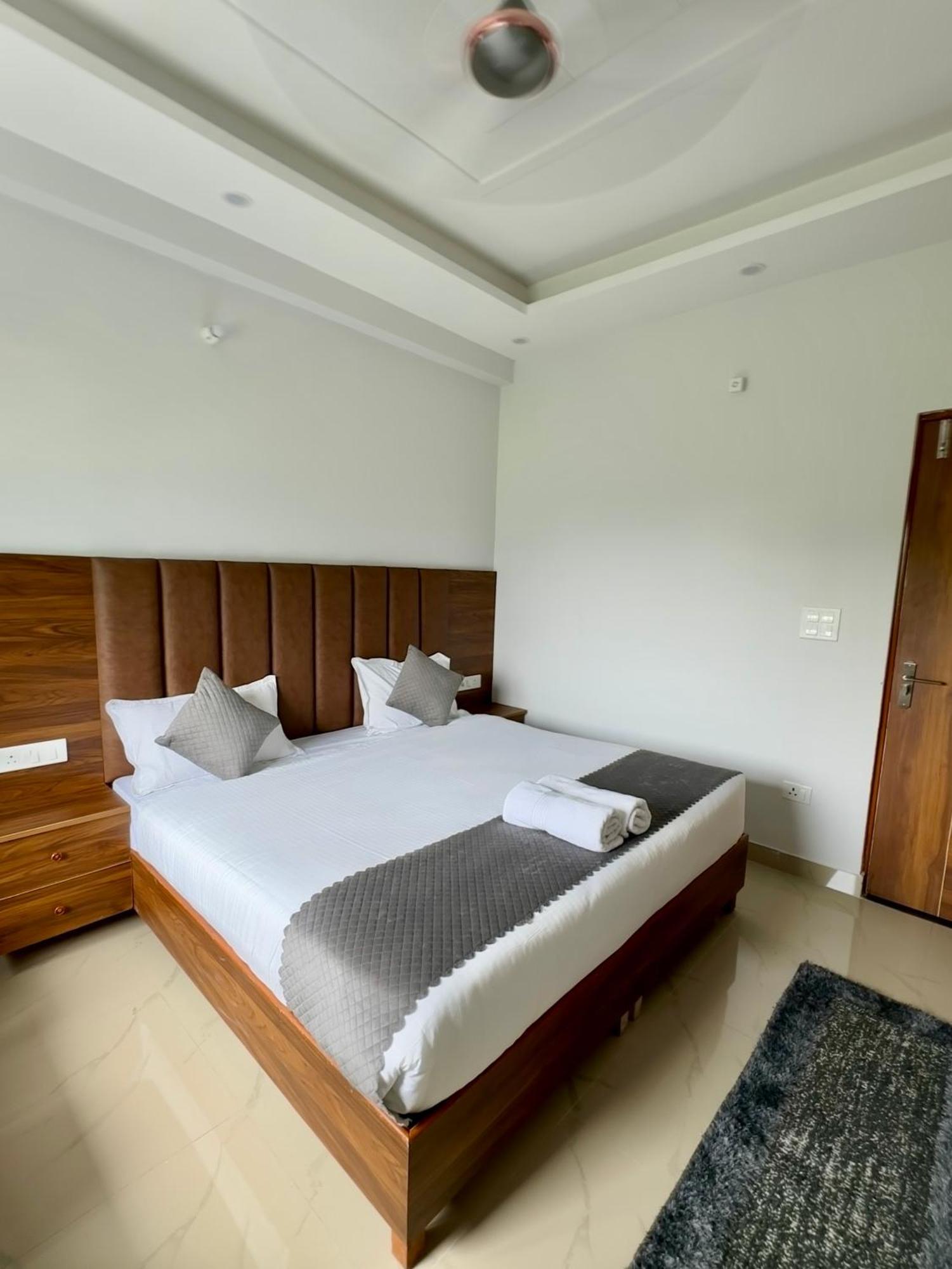 Hotel Yog Vriksh Rishikesh