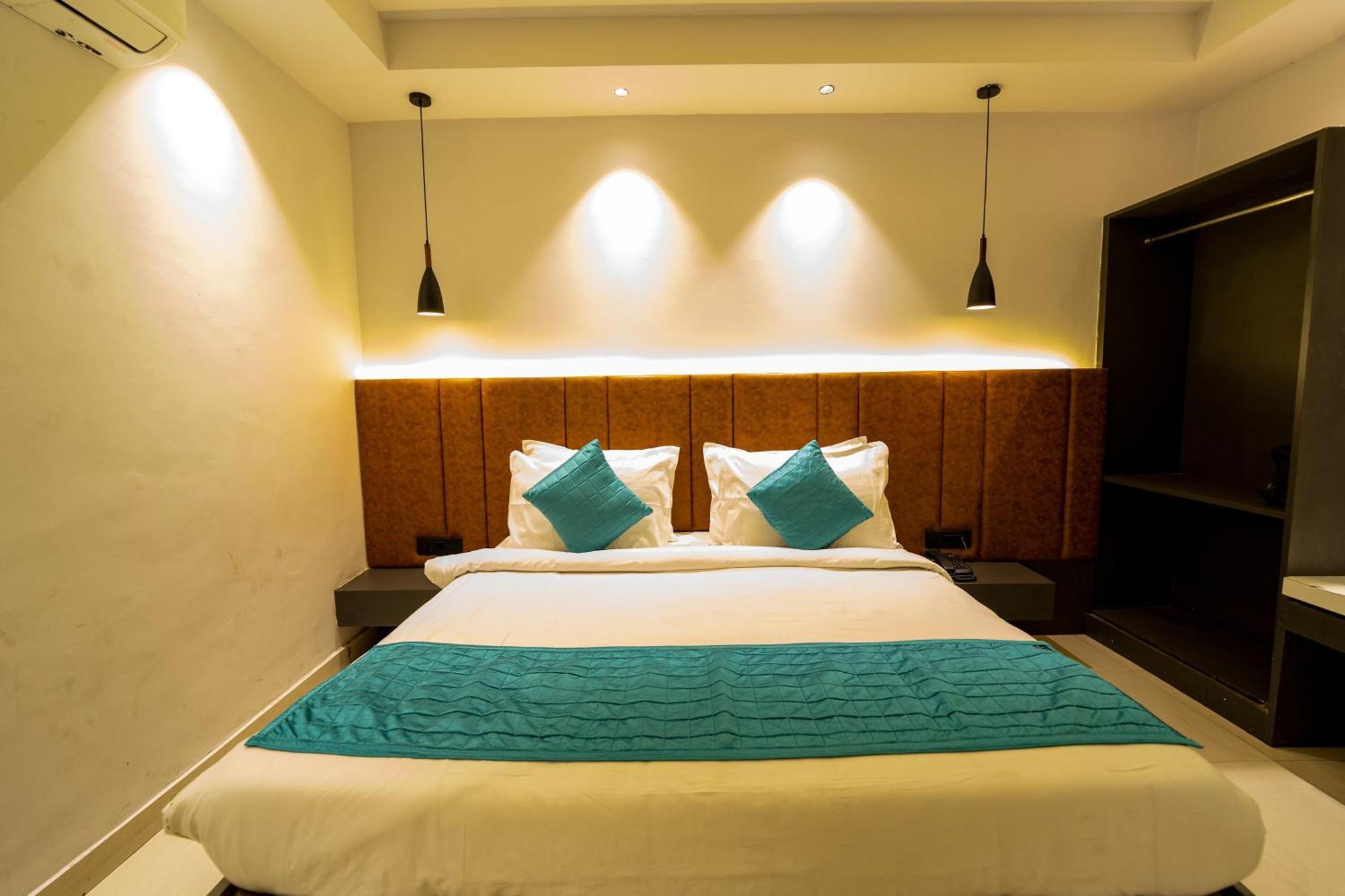 And Hotel 4*