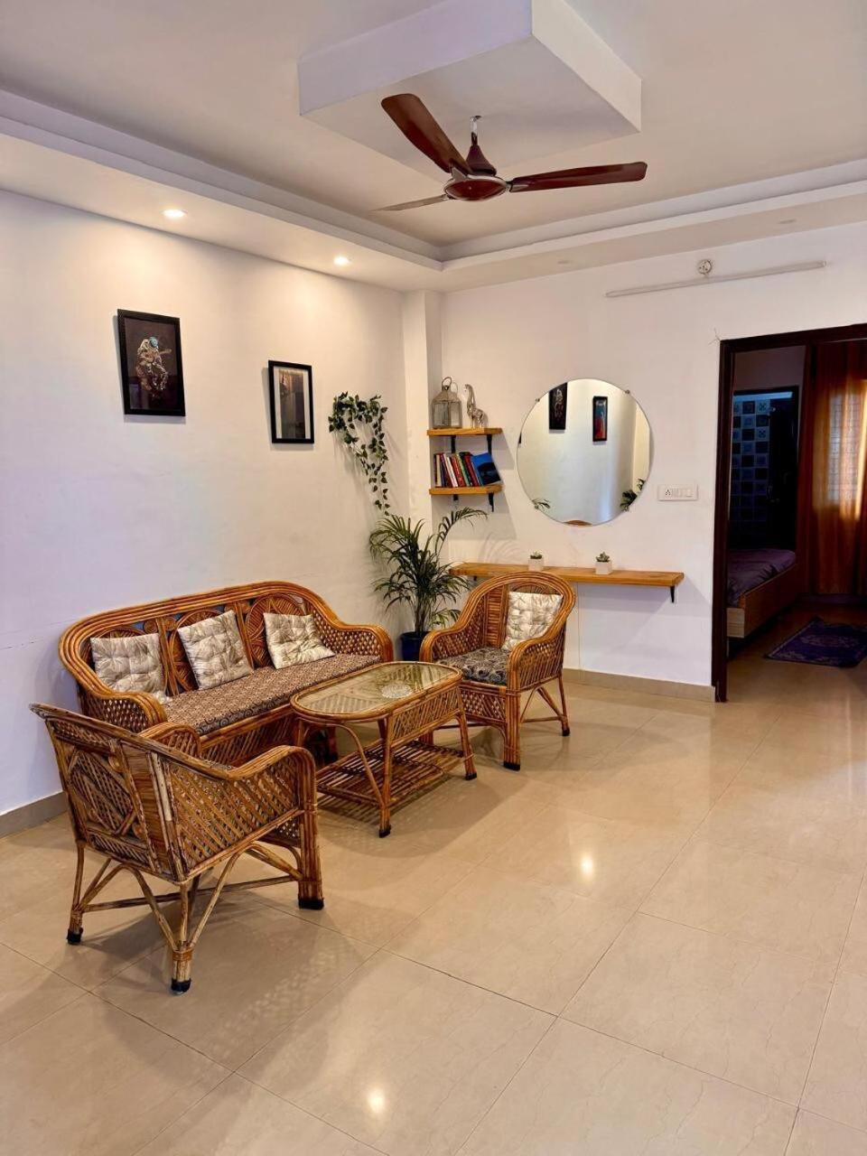 Spacious & Cozy By The Anand Homes Apartment *