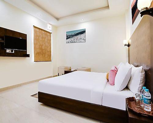 The Leisure Cave Premier Hotel