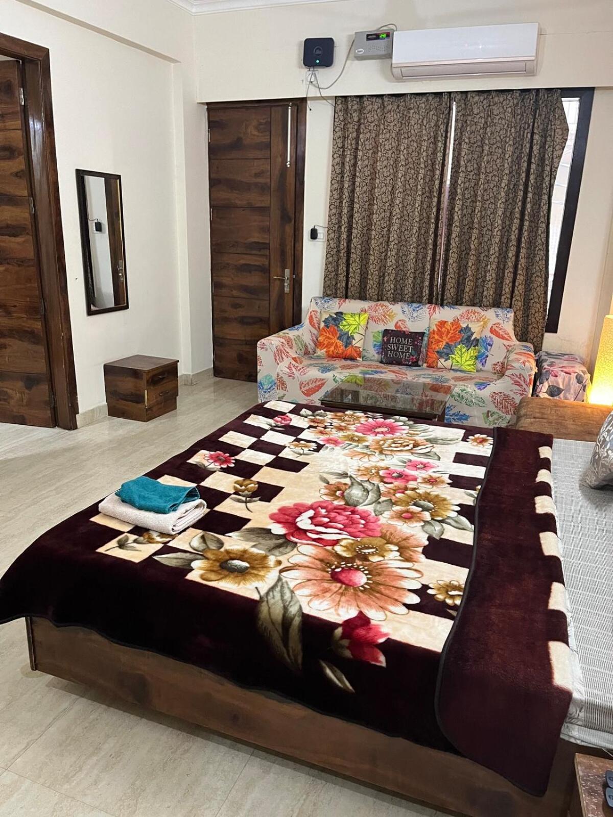 The Platinum Palisade 1Bhk 2Double Beds Modern Gateway In Tapovan Apartment Rishikesh
