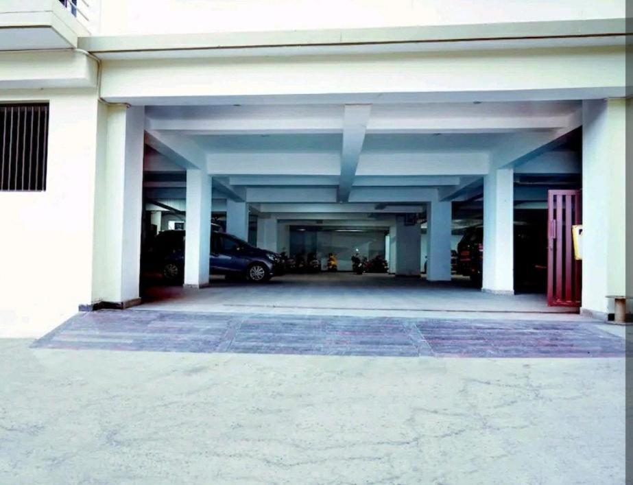 The Platinum Palisade 1Bhk 2Double Beds Modern Gateway In Tapovan Apartment *