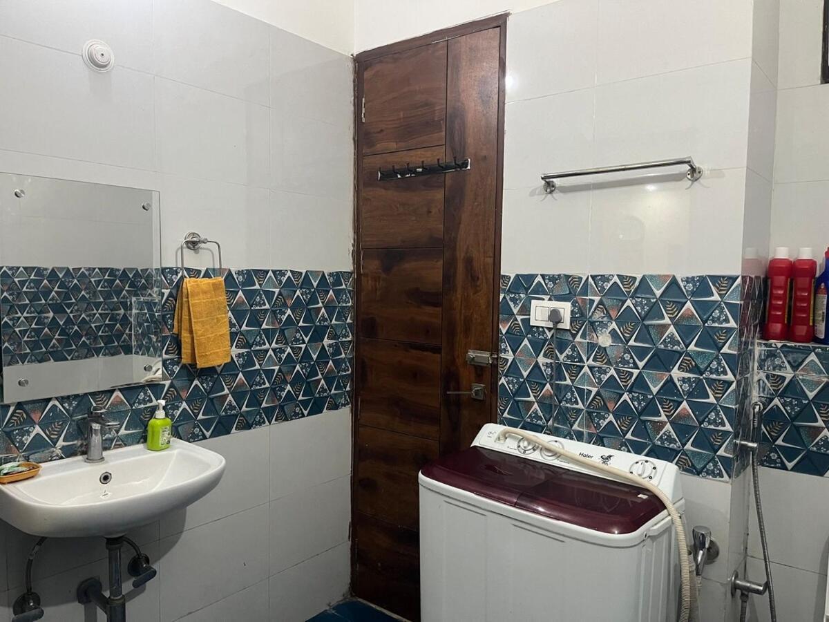 Apartment The Platinum Palisade 1Bhk 2Double Beds Modern Gateway In Tapovan *