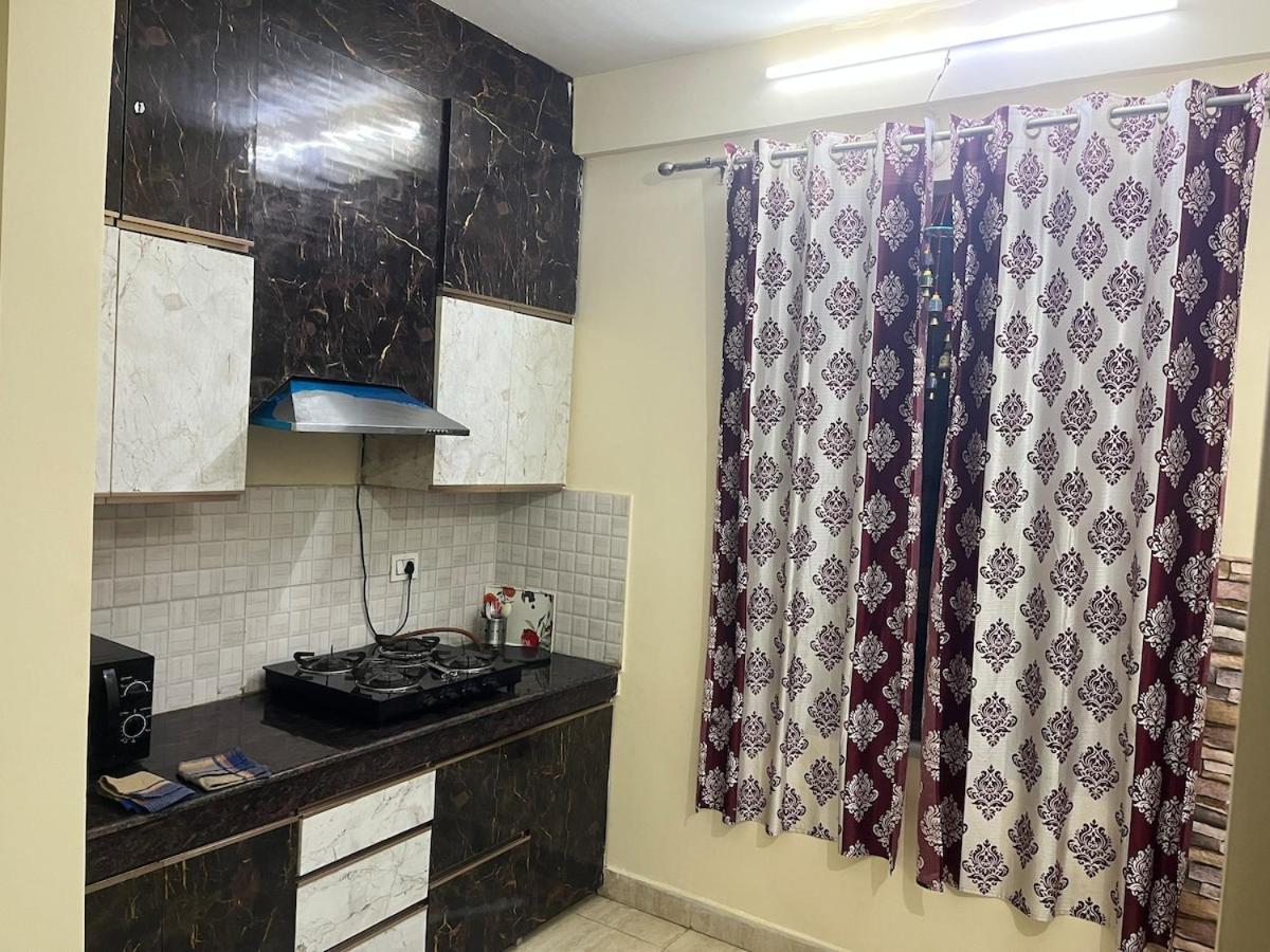 Apartment The Platinum Palisade 1Bhk 2Double Beds Modern Gateway In Tapovan *