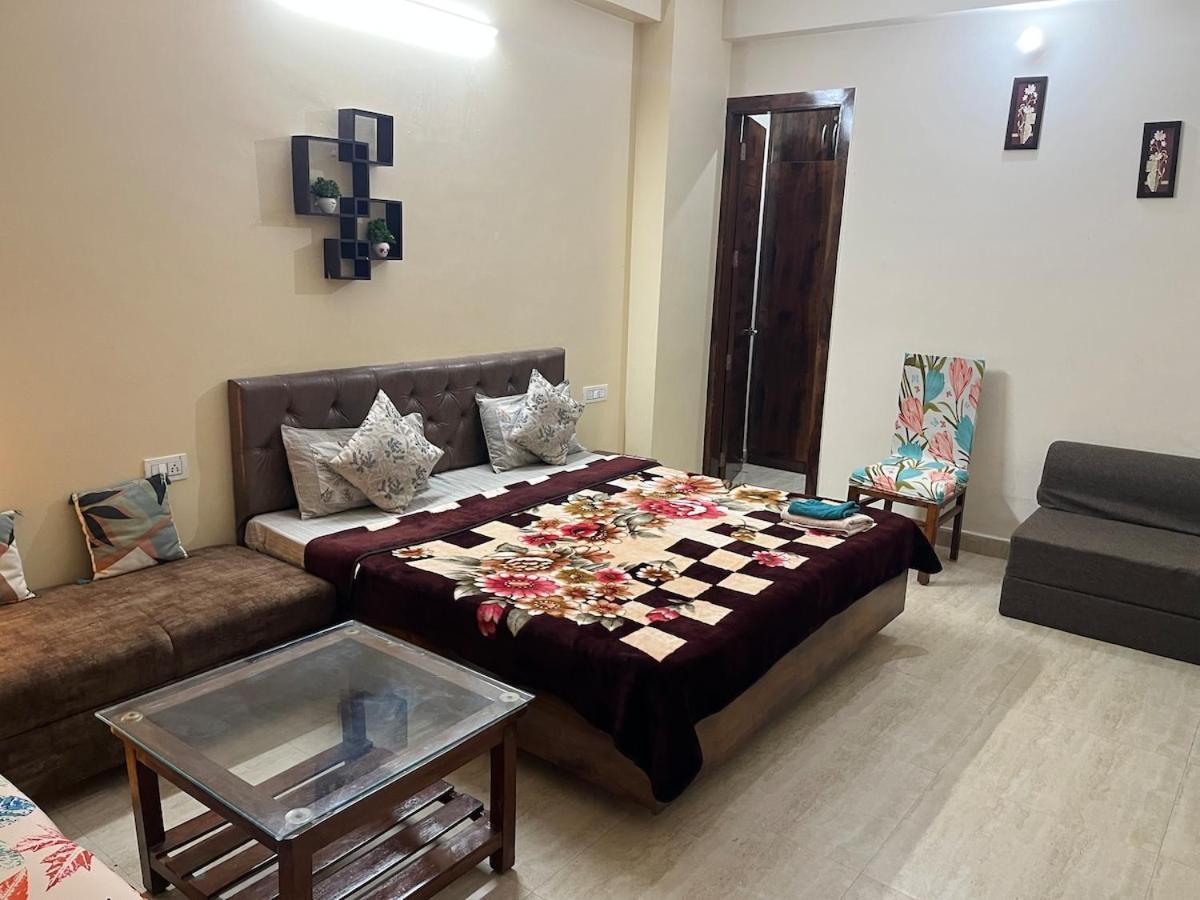 The Platinum Palisade 1Bhk 2Double Beds Modern Gateway In Tapovan *