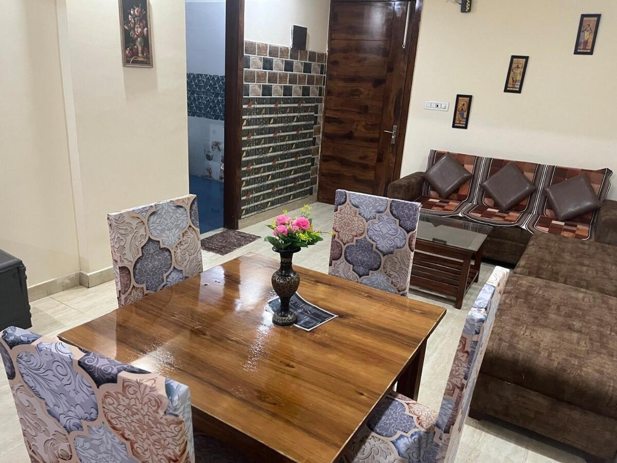 The Platinum Palisade 1Bhk 2Double Beds Modern Gateway In Tapovan