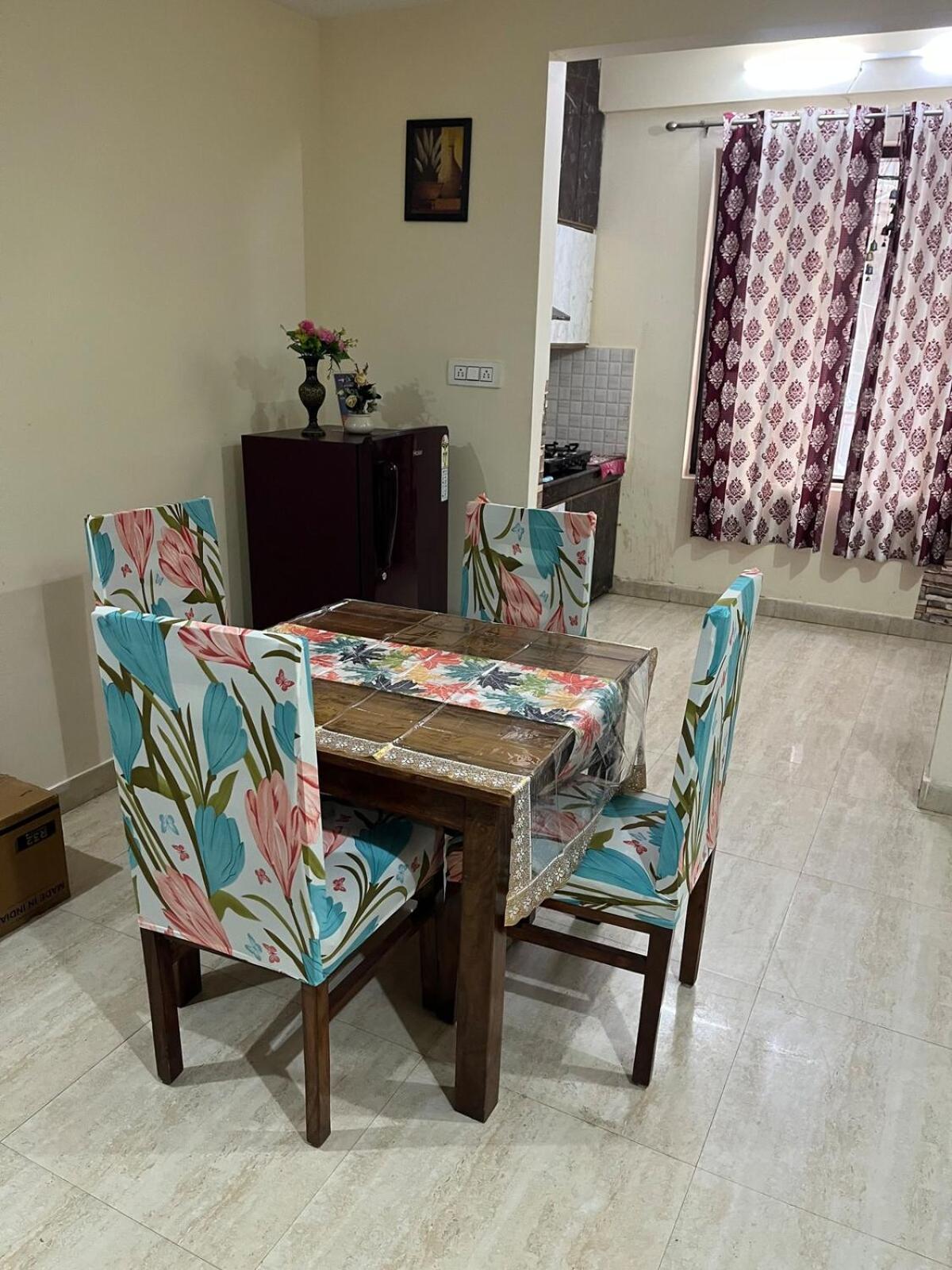 The Platinum Palisade 1Bhk 2Double Beds Modern Gateway In Tapovan Apartment
