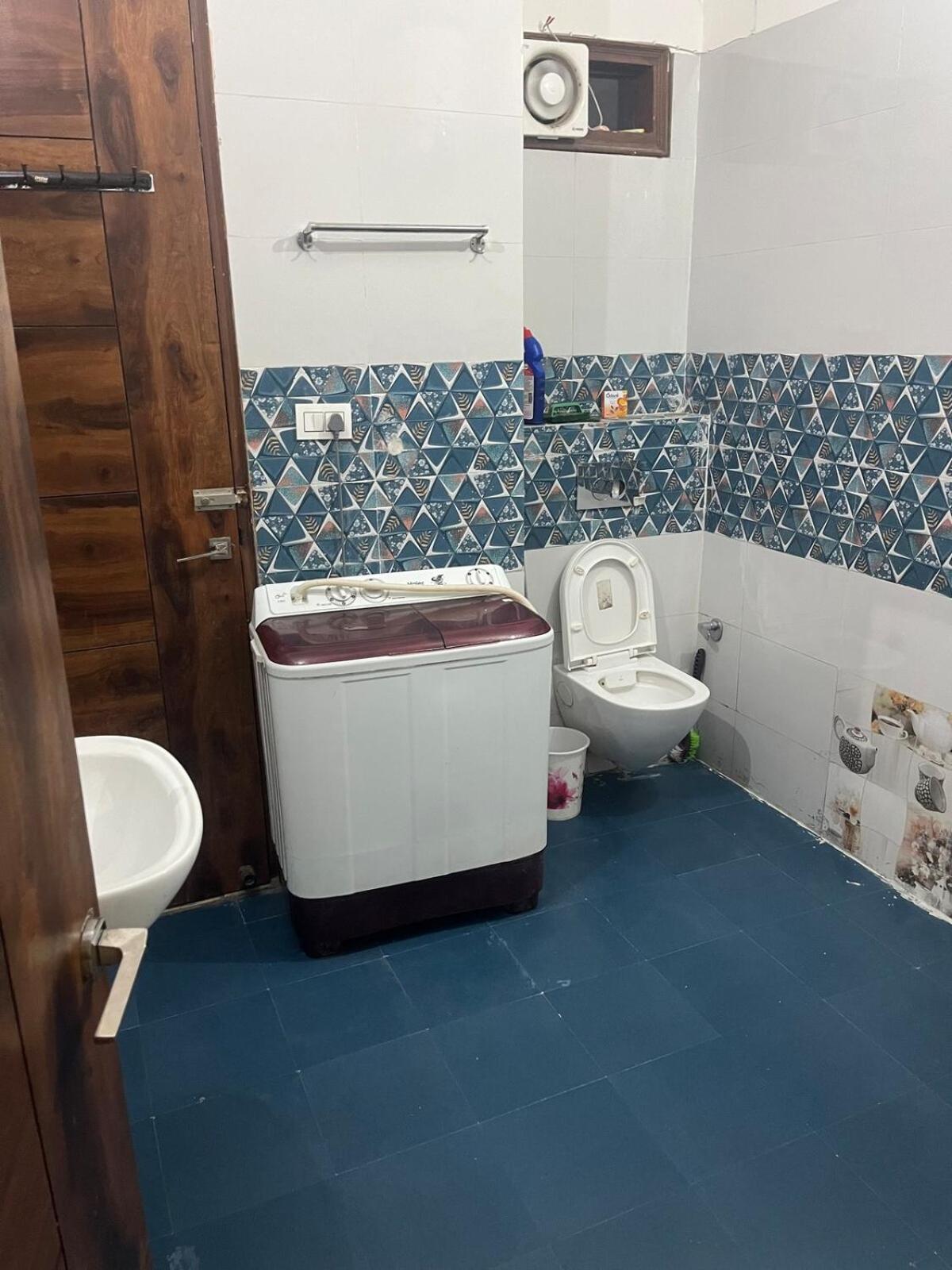 The Platinum Palisade 1Bhk 2Double Beds Modern Gateway In Tapovan Apartment *