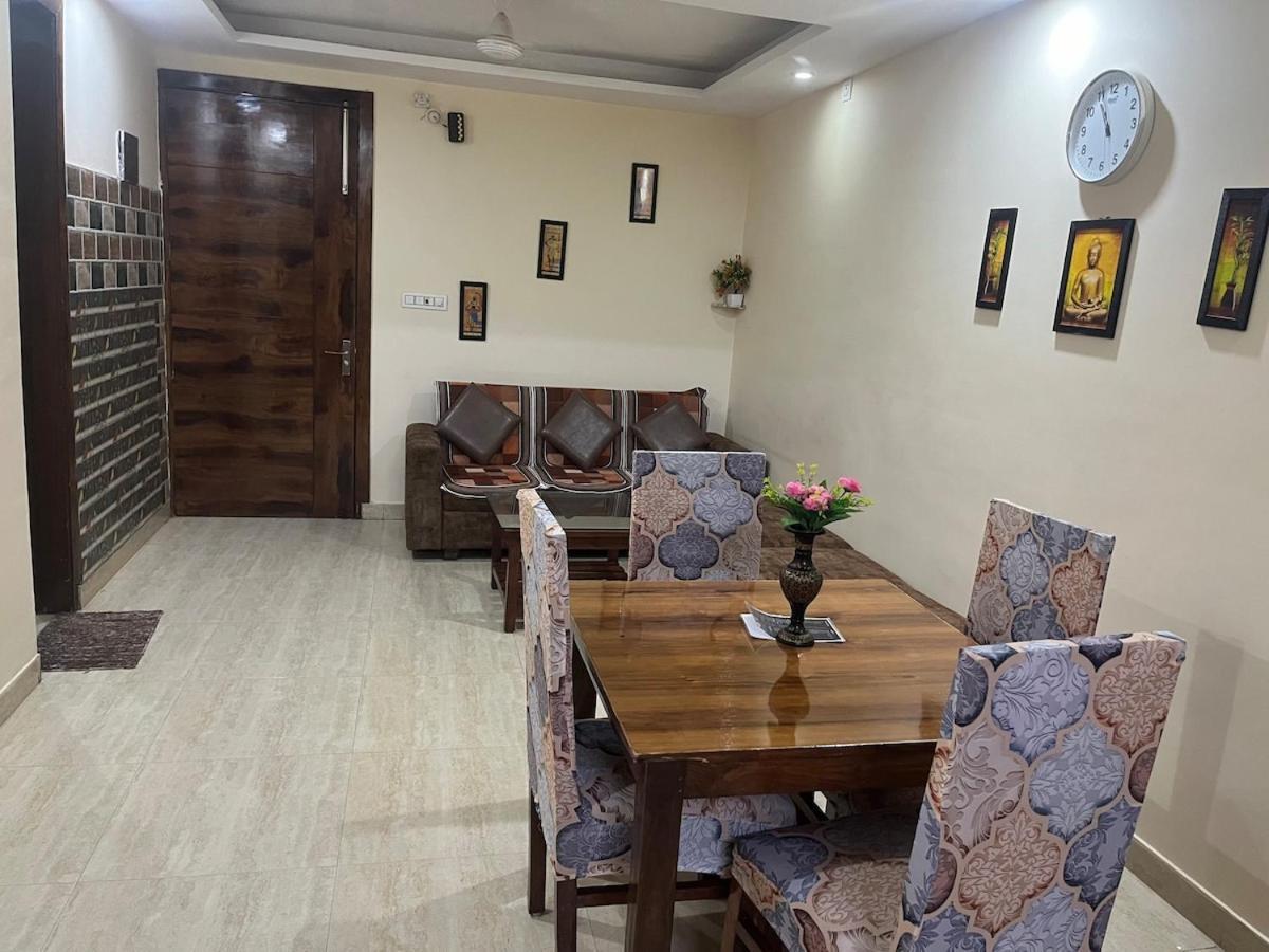 Apartment The Platinum Palisade 1Bhk 2Double Beds Modern Gateway In Tapovan *