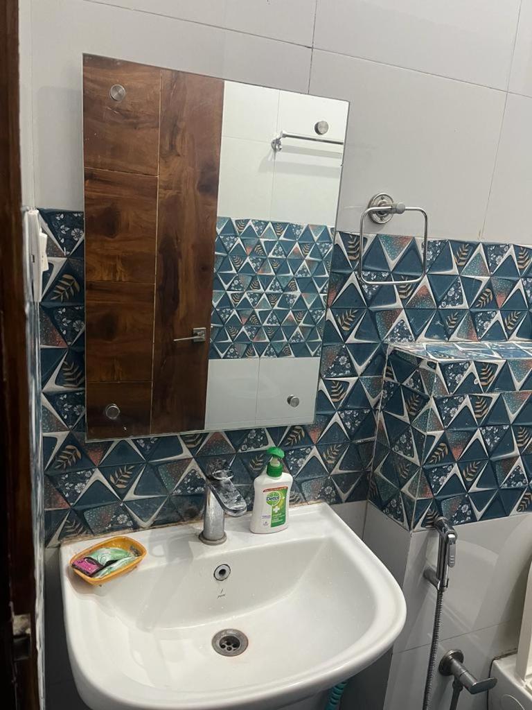 The Platinum Palisade 1Bhk 2Double Beds Modern Gateway In Tapovan Rishikesh