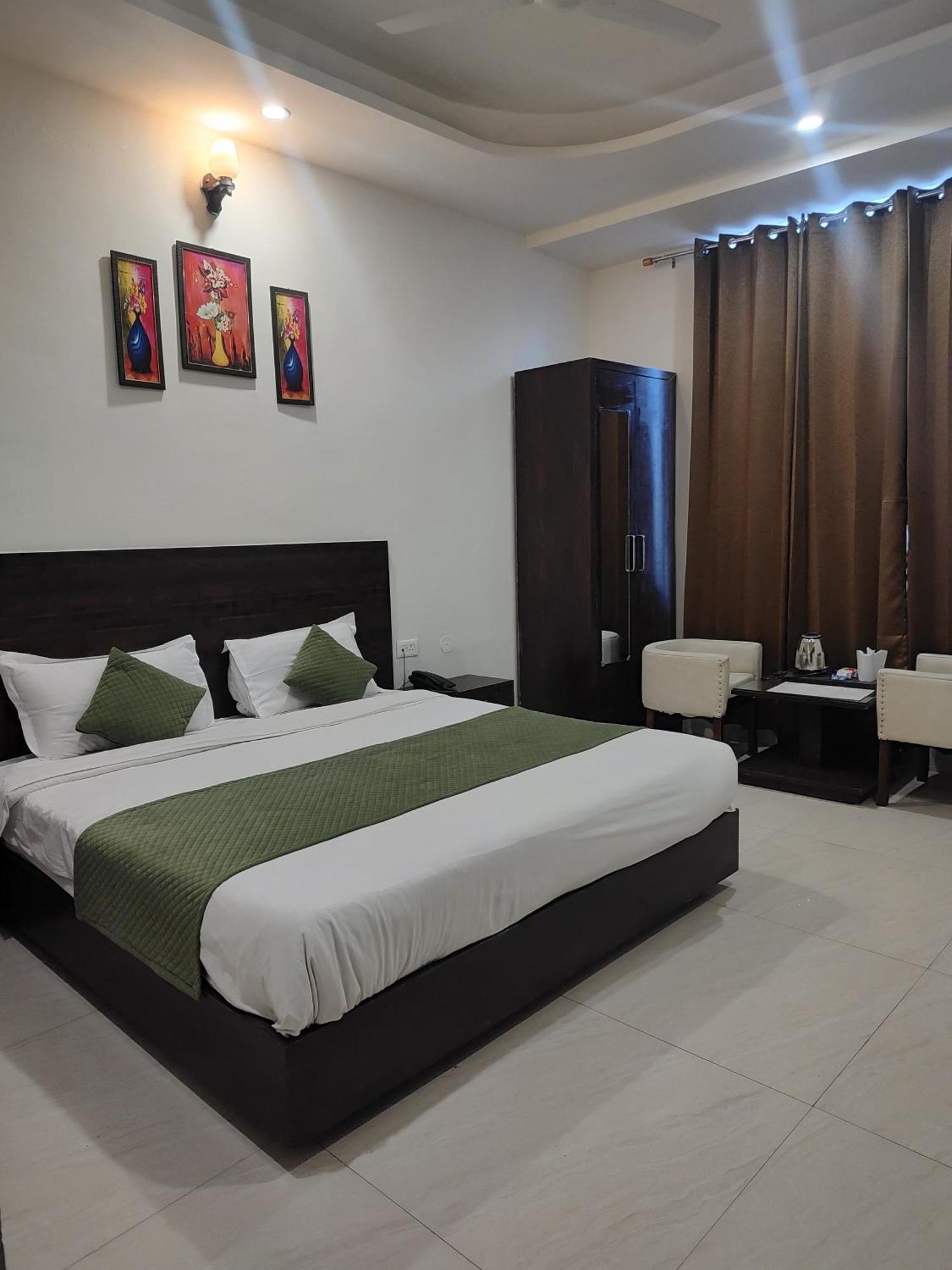 Hotel The Leisure Cave Premier 4*