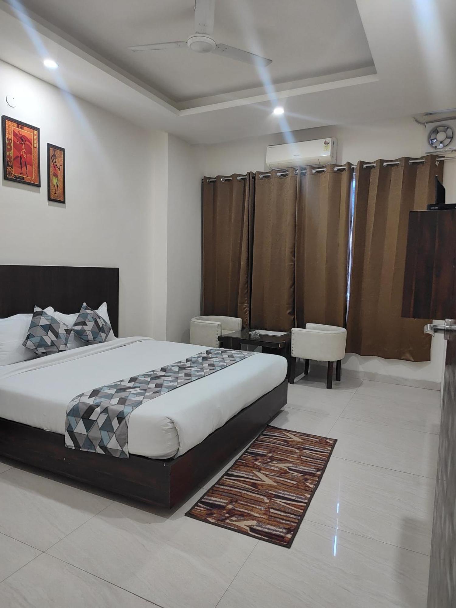 Hotel The Leisure Cave Premier
