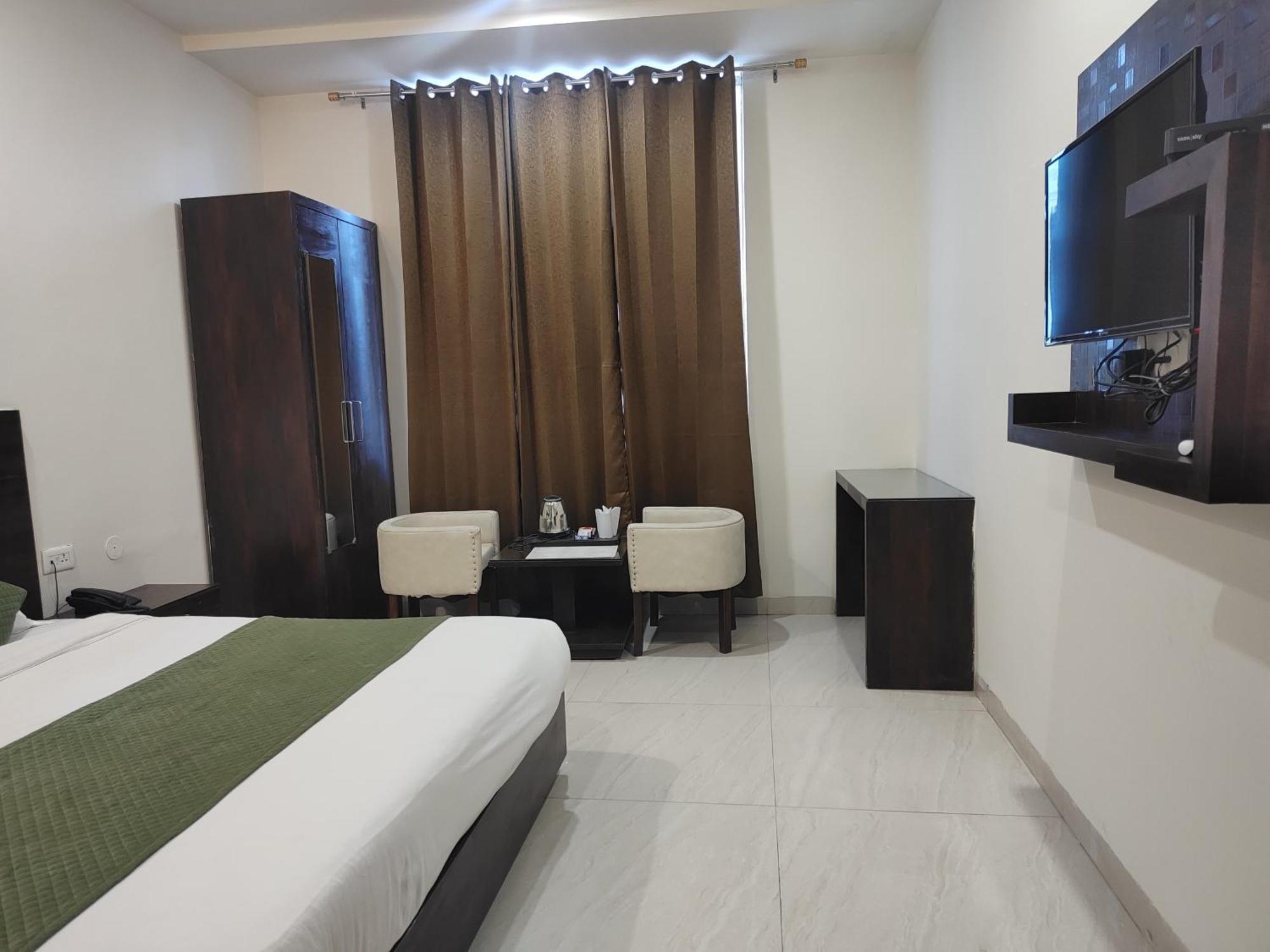 The Leisure Cave Premier Rishikesh