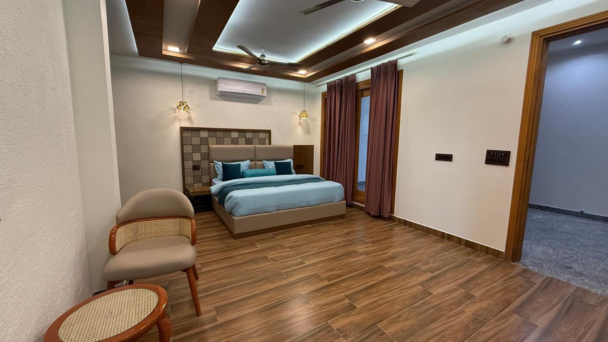 Yes By The Ganges 3*