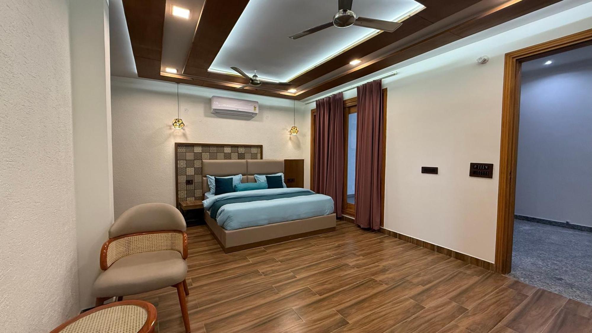 Yes By The Ganges 3*