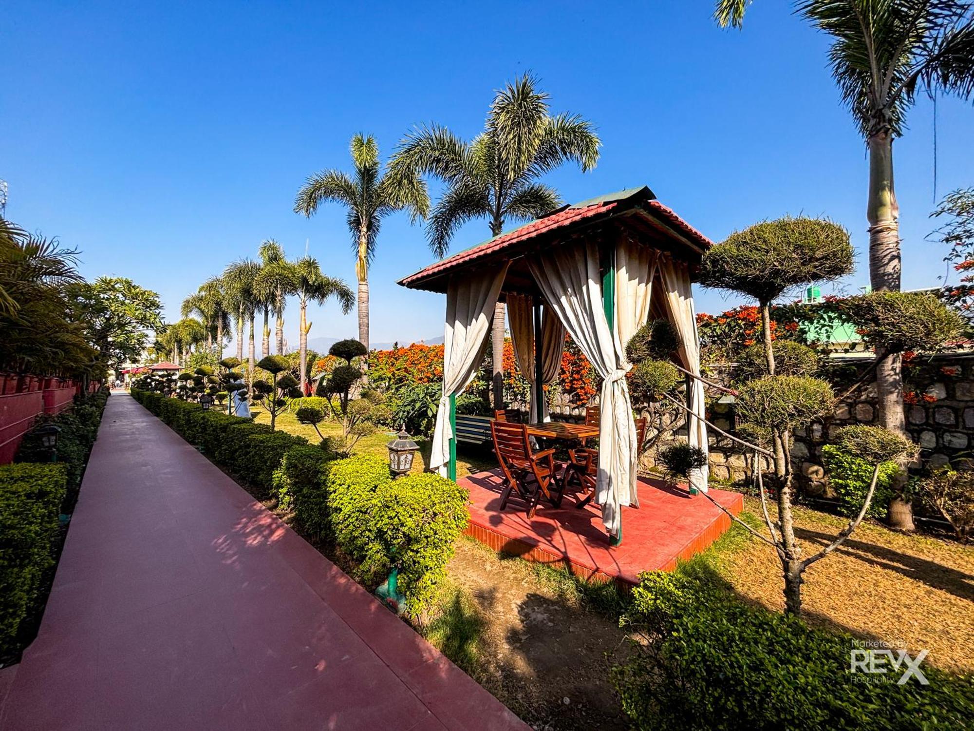 Resort The Neeraj River Forest Ayurvedic Wellness Center 4*