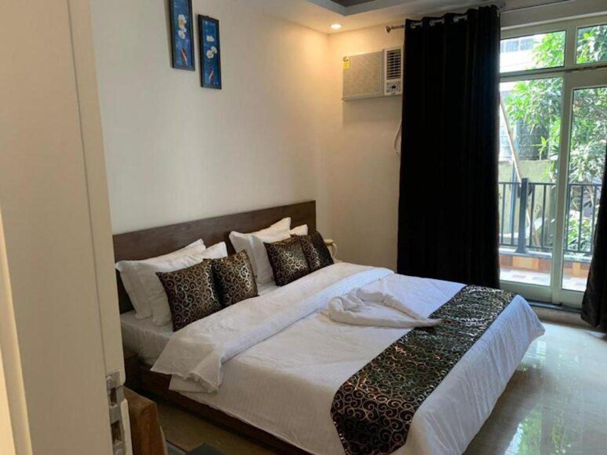Hotel La Riqueza Pride Inn Tapovan # Swimming Pool# Walking Distance To Ganga Ghat & Lakshman Jhula # Mountain View Rooms # Gym # Spa # Parking