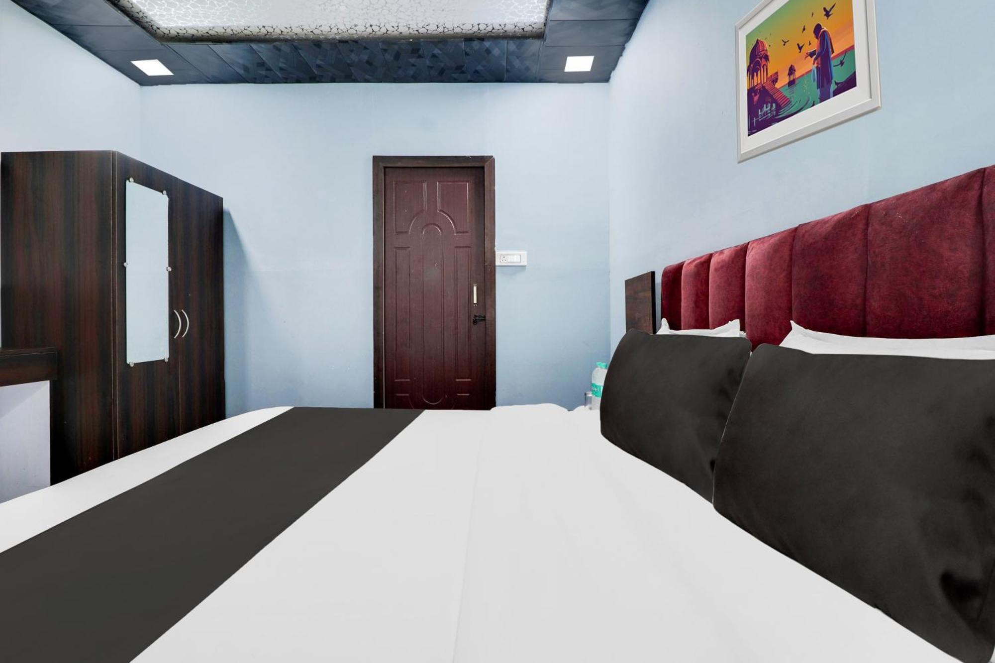 Hotel O Dharohar