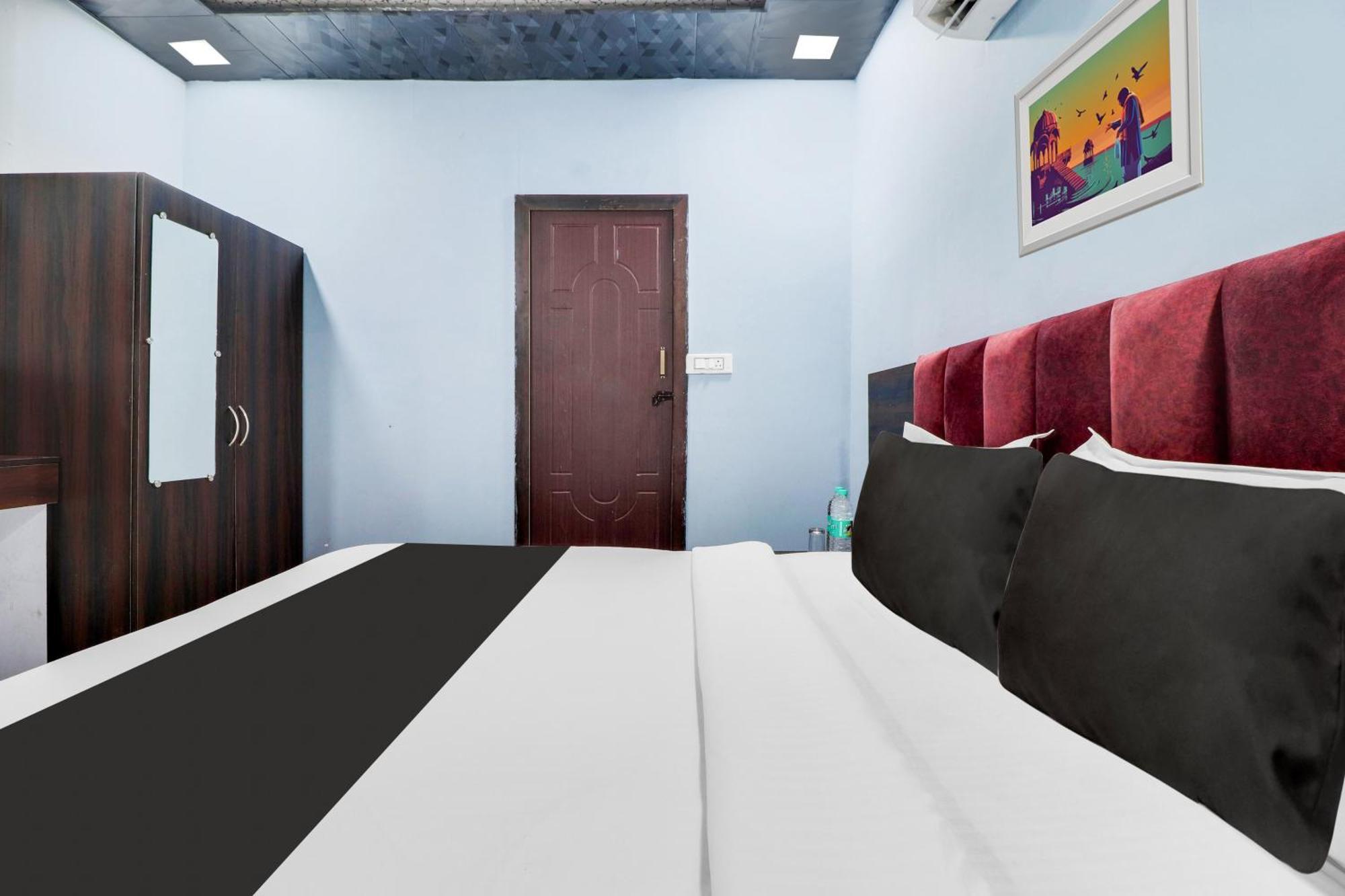 Hotel O Dharohar