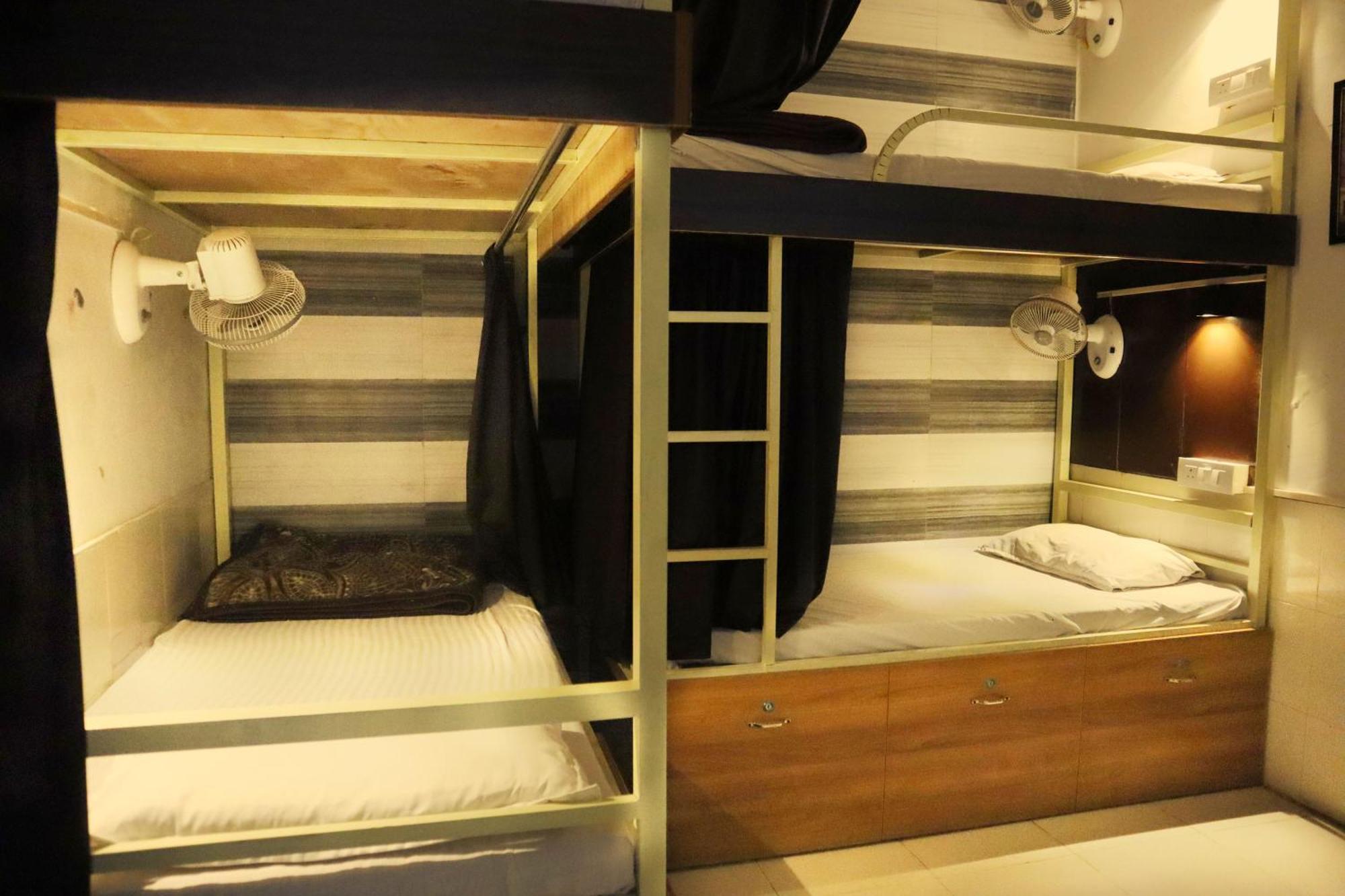 Hostel Laugh Tale *