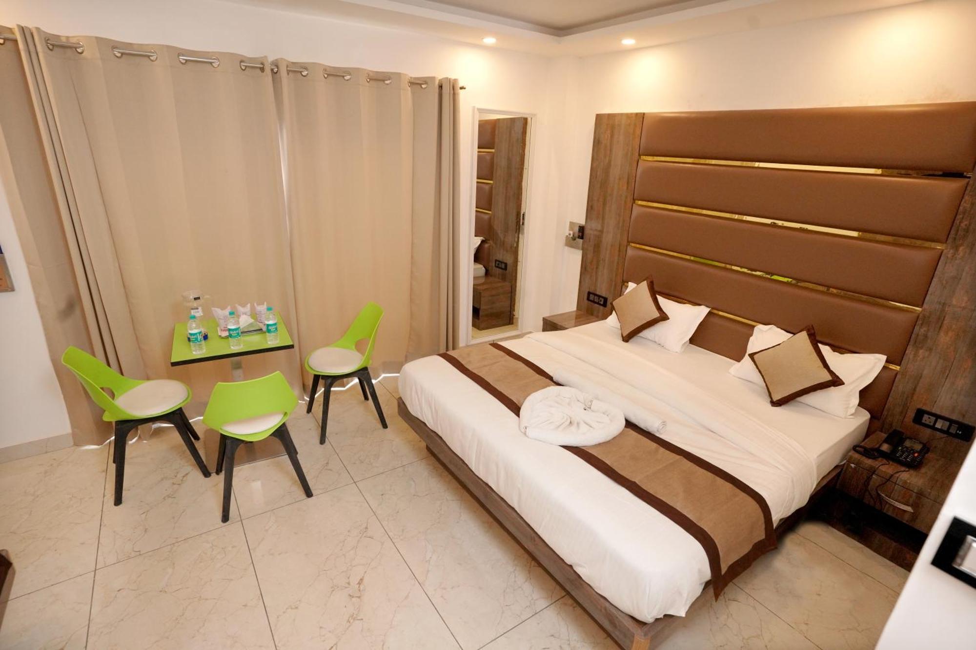 Silver - Tapovan Rishikesh