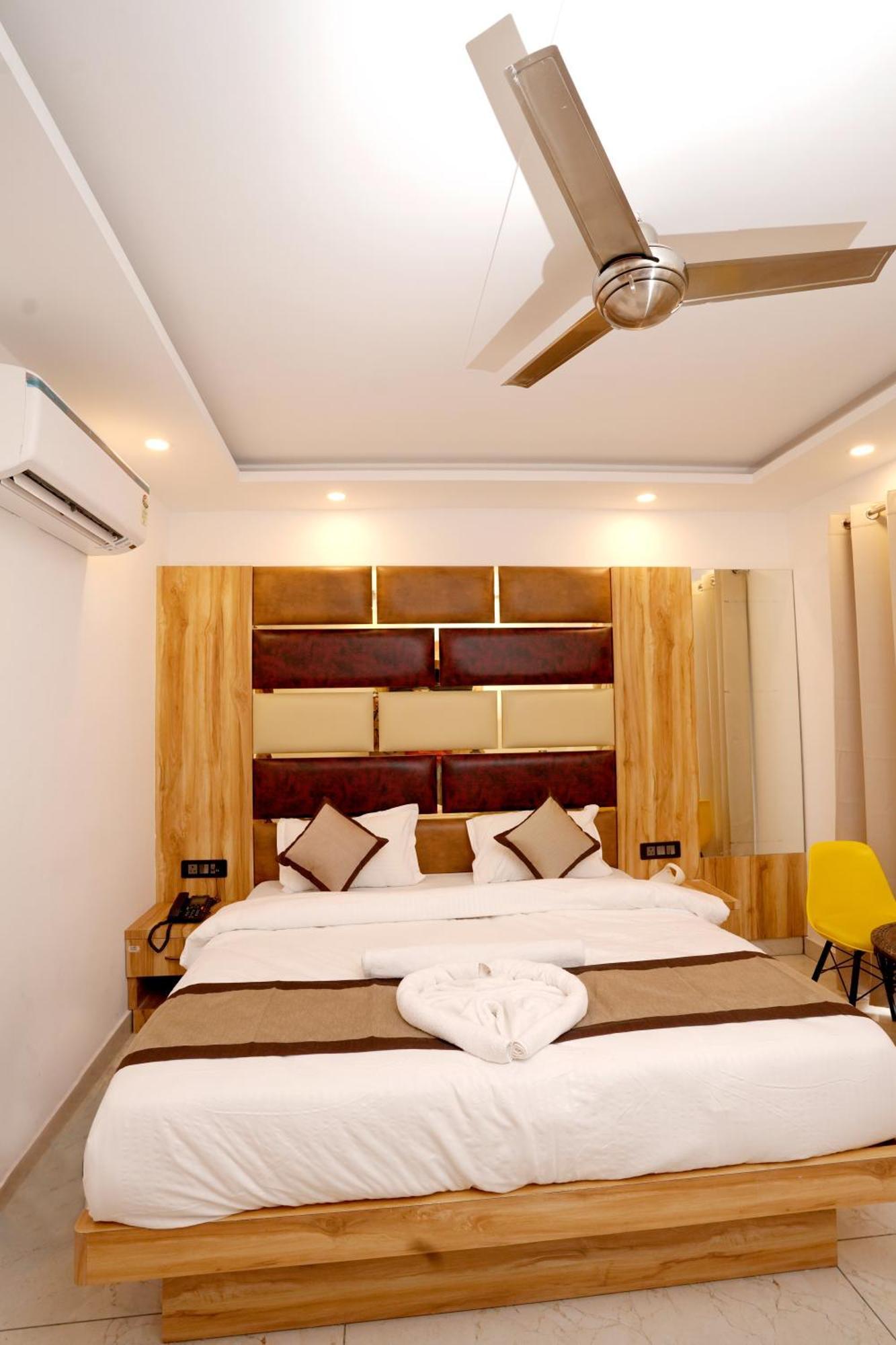 Hotel Silver - Tapovan 4*