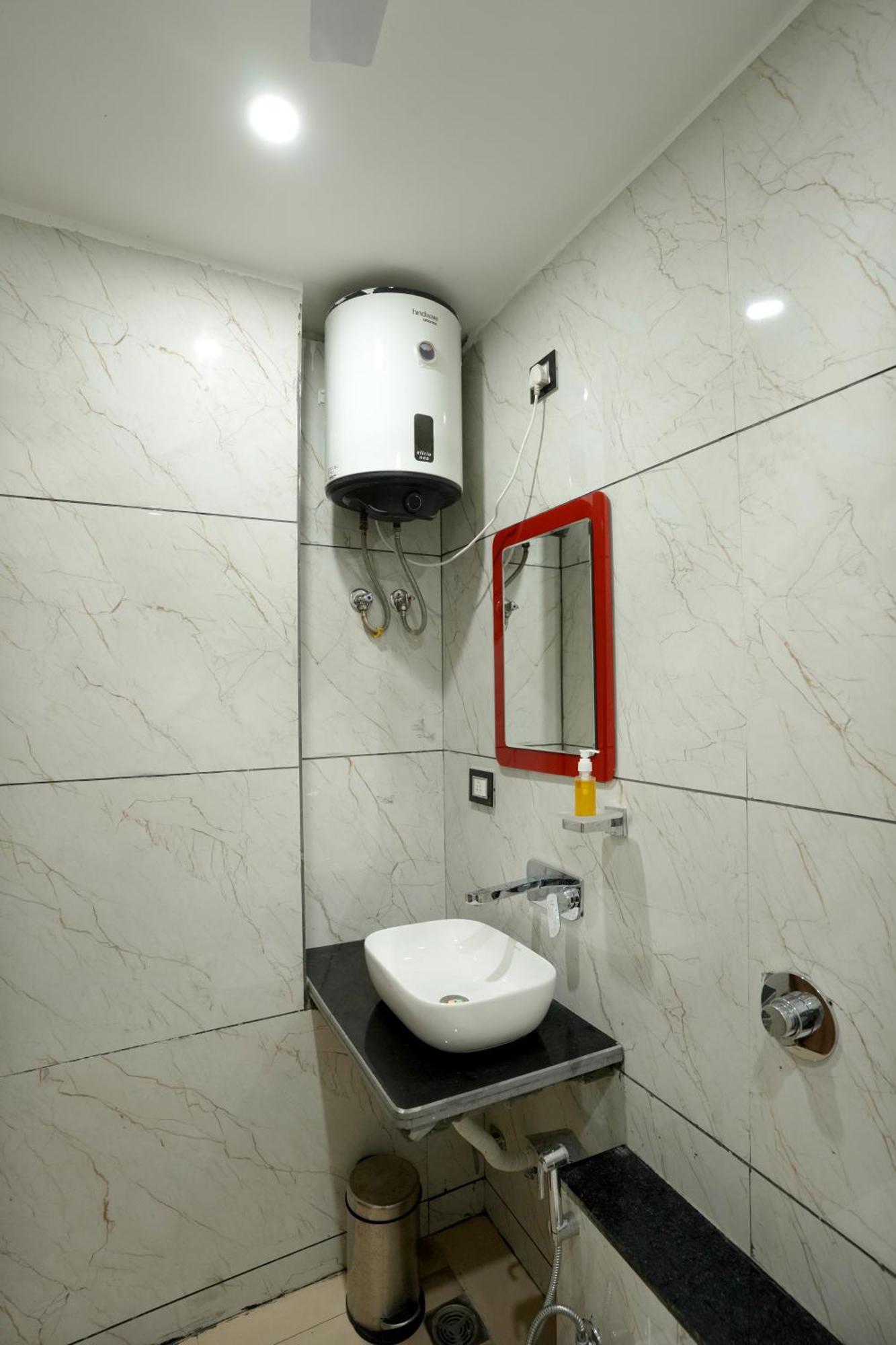 Hotel Silver - Tapovan