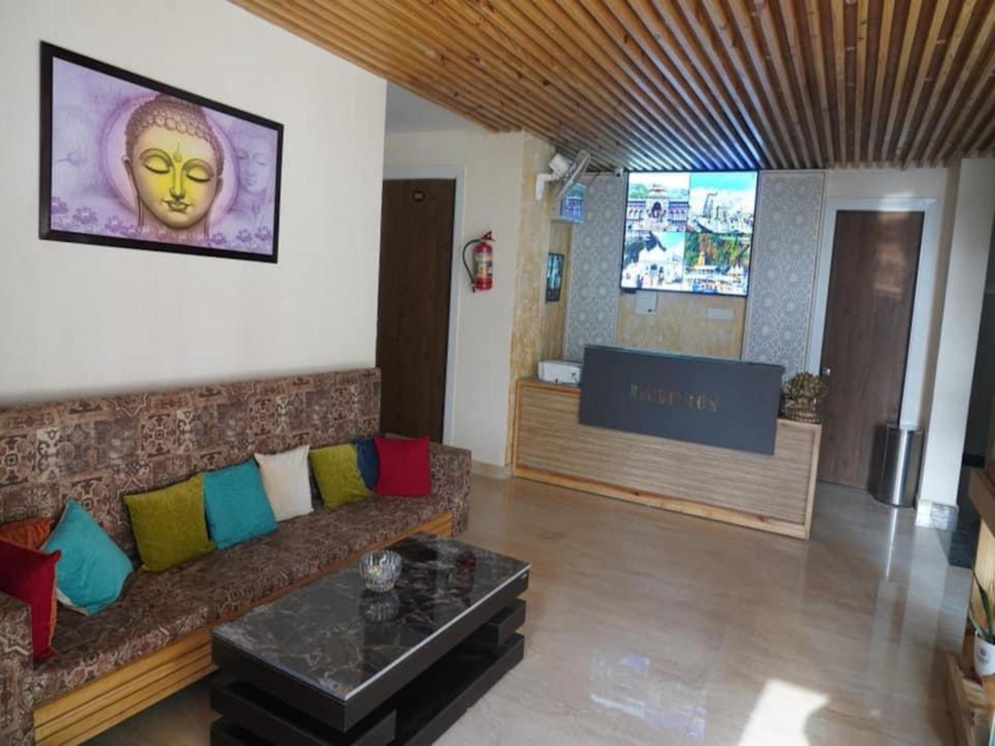 Hotel La Riqueza Pride Inn Tapovan # Swimming Pool# Walking Distance To Ganga Ghat & Lakshman Jhula # Mountain View Rooms # Gym # Spa # Parking Rishikesh